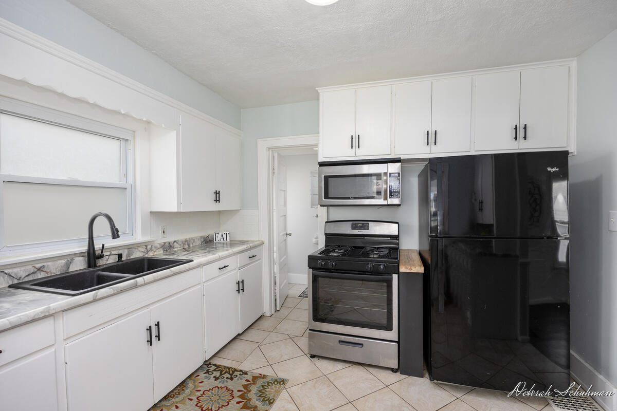 1520 Silver Creek Avenue SE Grand Rapids MI 49507