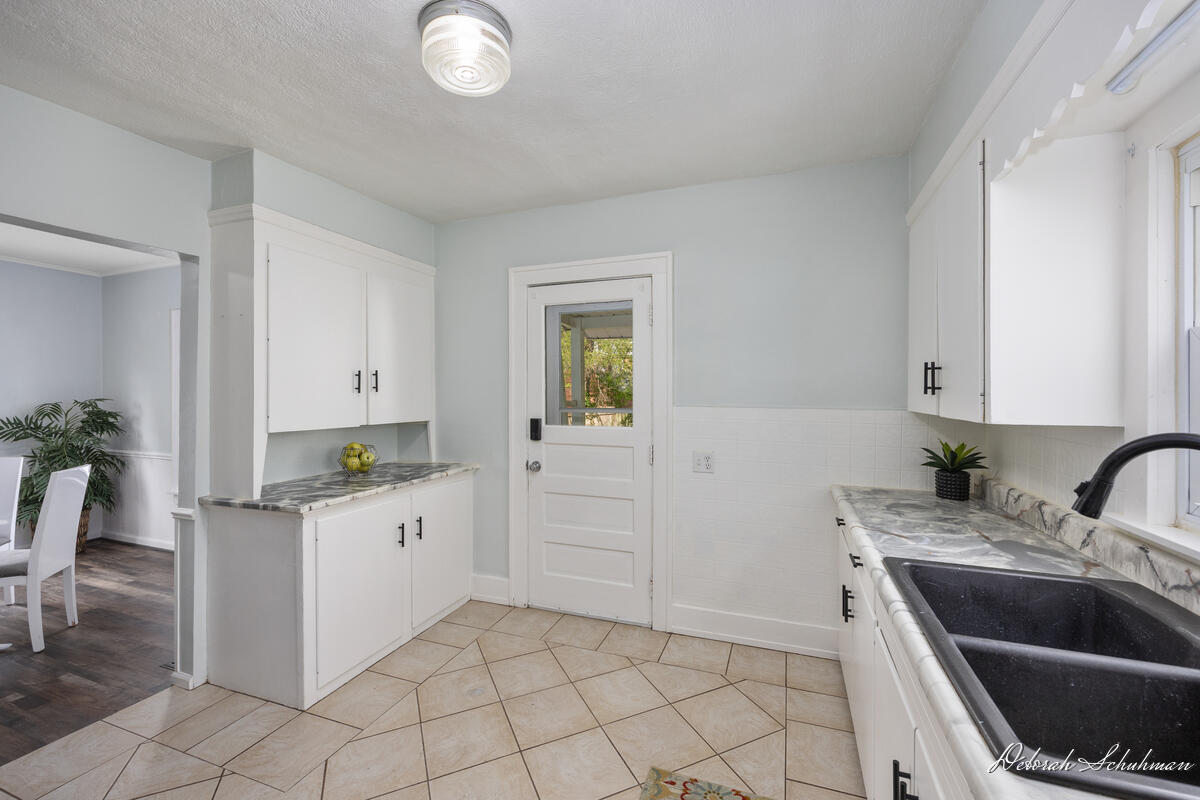 1520 Silver Creek Avenue SE Grand Rapids MI 49507