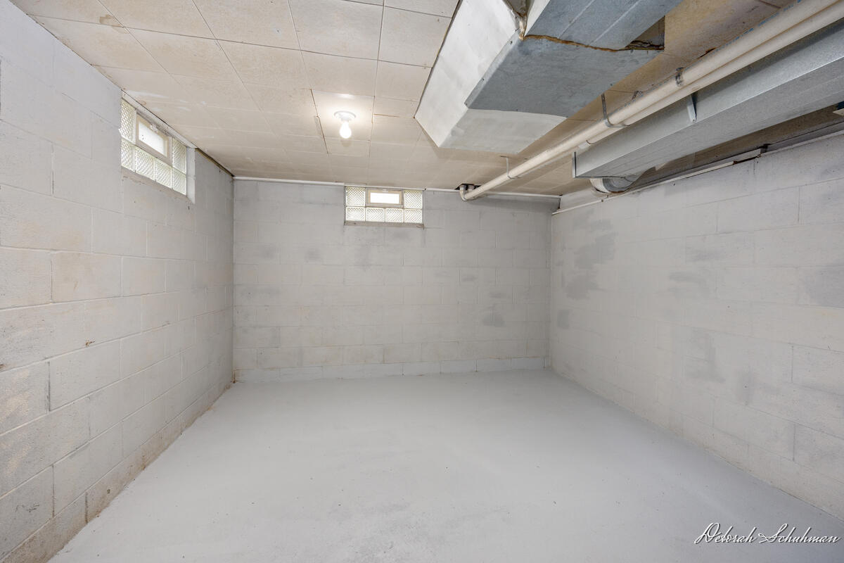 1520 Silver Creek Avenue SE Grand Rapids MI 49507