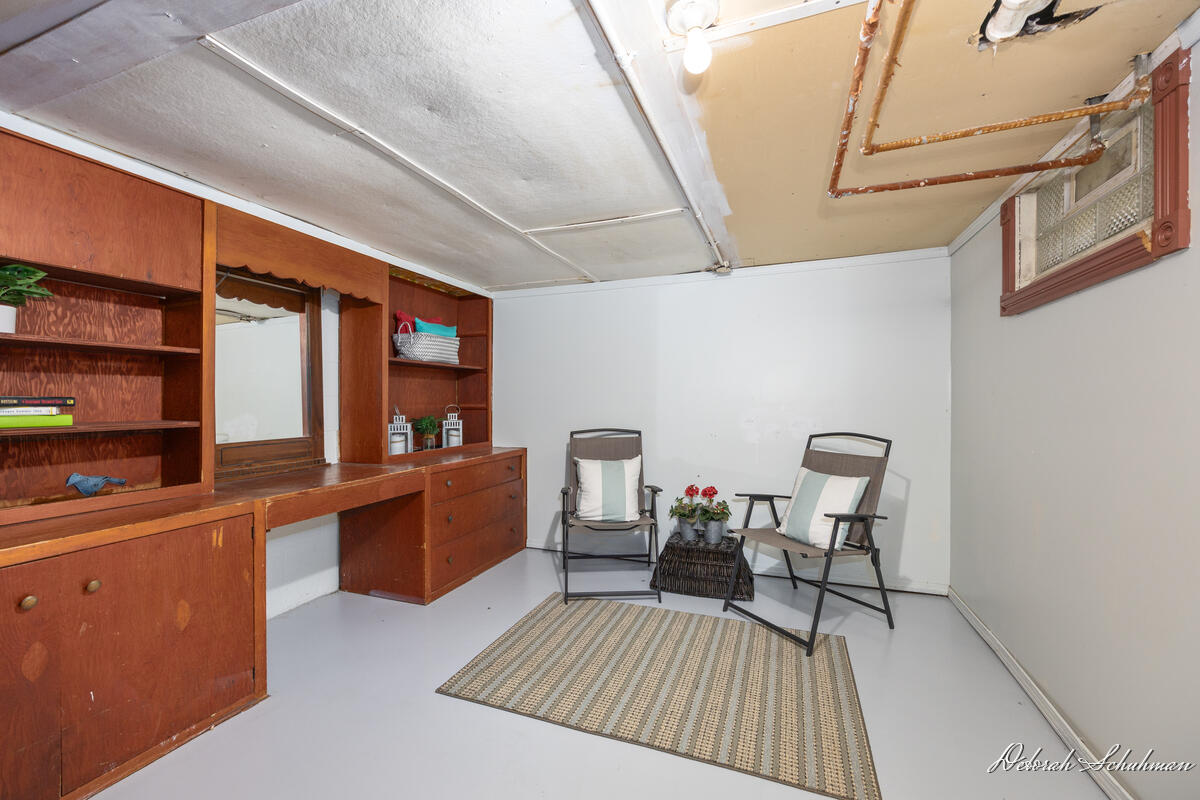1520 Silver Creek Avenue SE Grand Rapids MI 49507