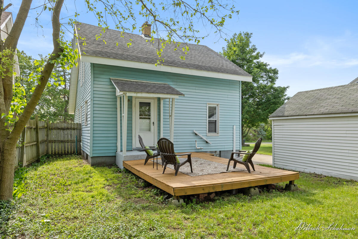1520 Silver Creek Avenue SE Grand Rapids MI 49507