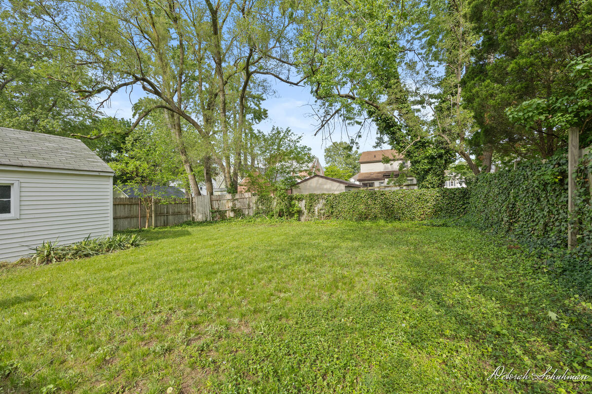 1520 Silver Creek Avenue SE Grand Rapids MI 49507