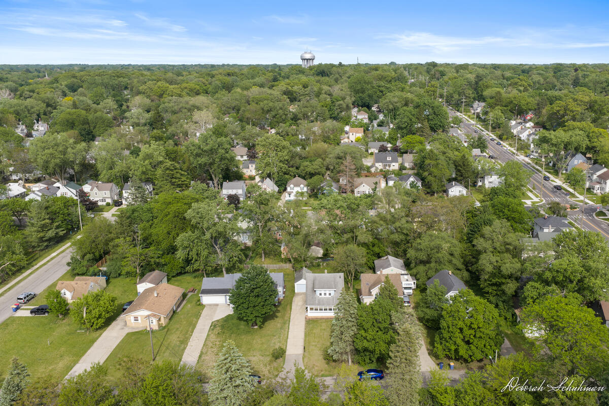 1520 Silver Creek Avenue SE Grand Rapids MI 49507