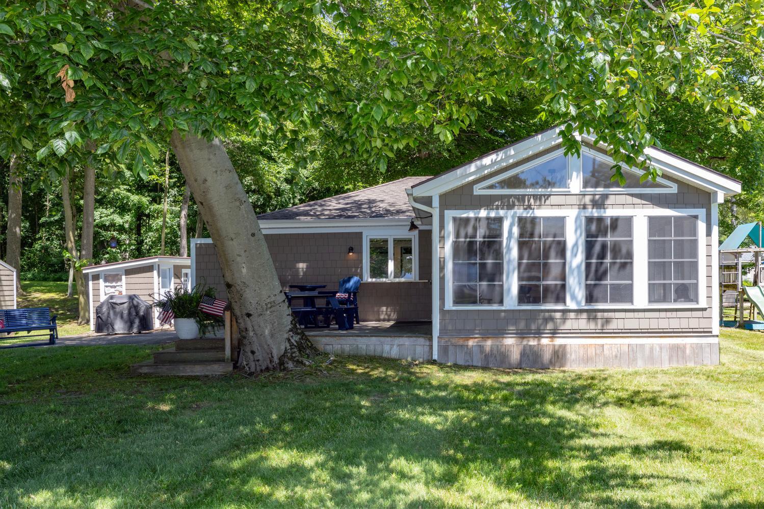 61626 Lagoon Drive Cassopolis MI 49031