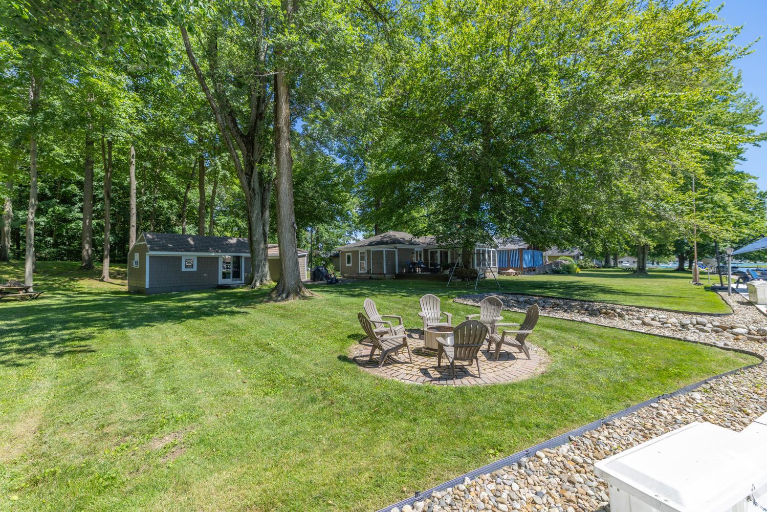 61626 Lagoon Drive Cassopolis MI 49031