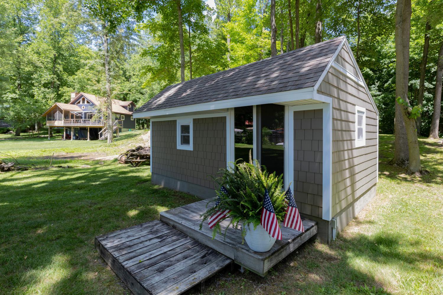 61626 Lagoon Drive Cassopolis MI 49031