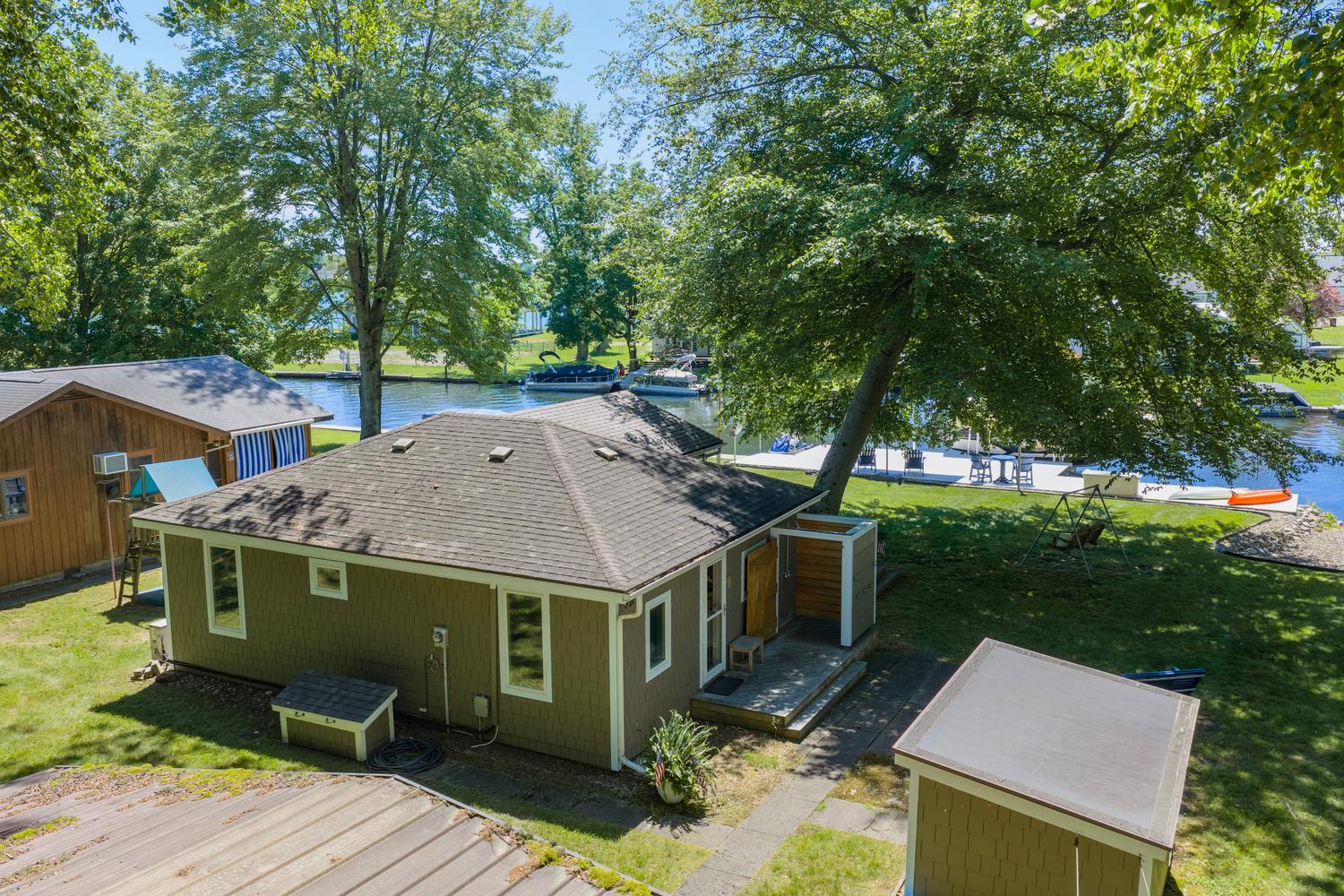 61626 Lagoon Drive Cassopolis MI 49031
