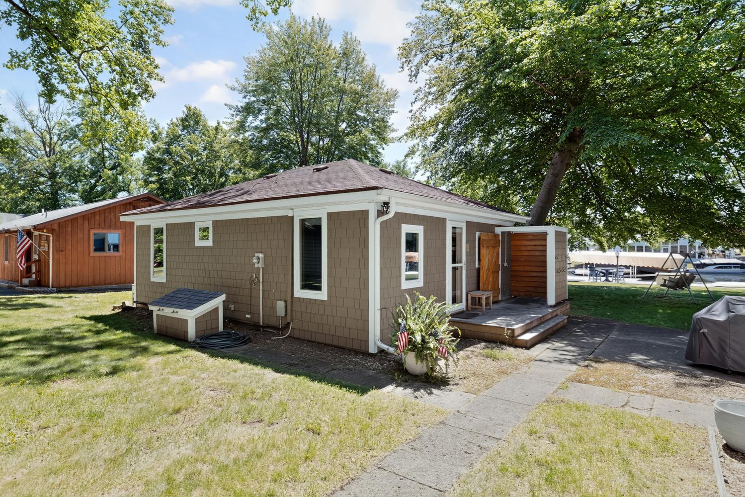 61626 Lagoon Drive Cassopolis MI 49031