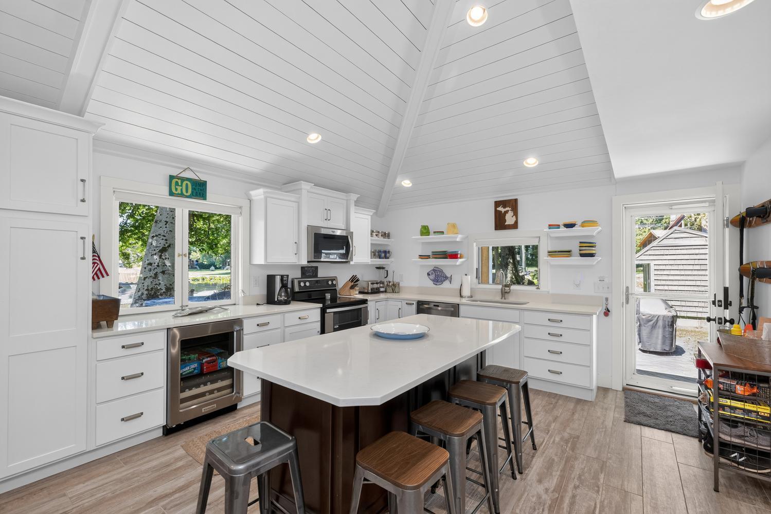 61626 Lagoon Drive Cassopolis MI 49031