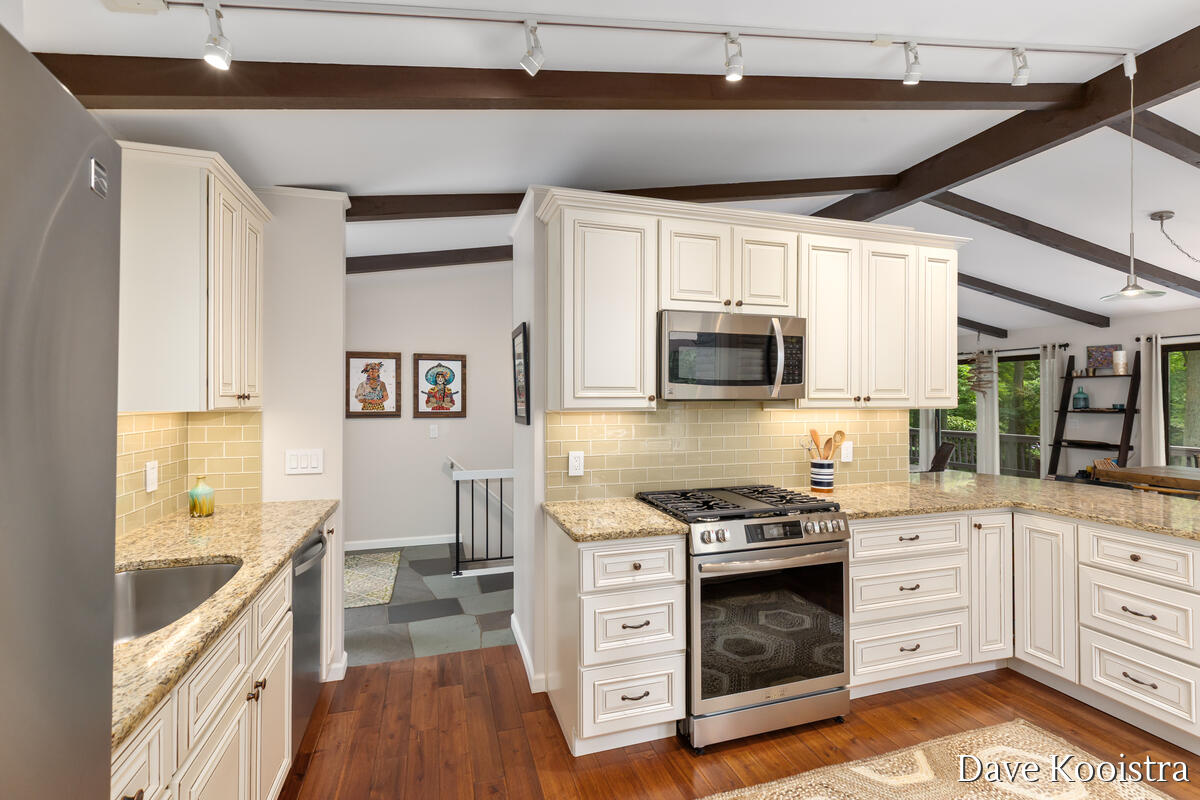 2480 Burton Woods Court SE Grand Rapids MI 49546
