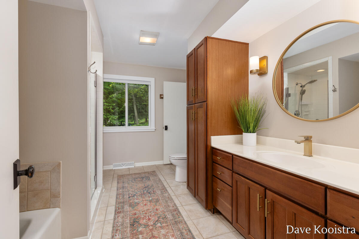2480 Burton Woods Court SE Grand Rapids MI 49546