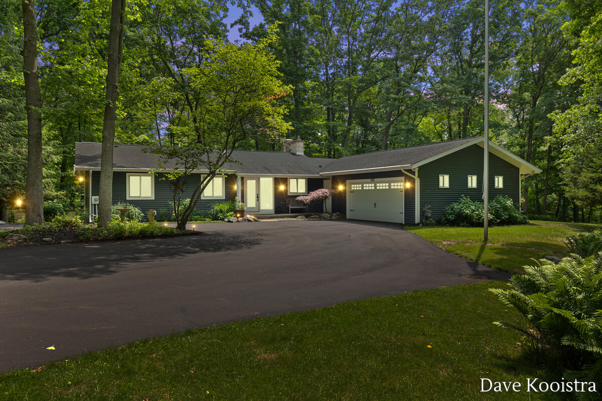 2480 Burton Woods Court SE Grand Rapids MI 49546