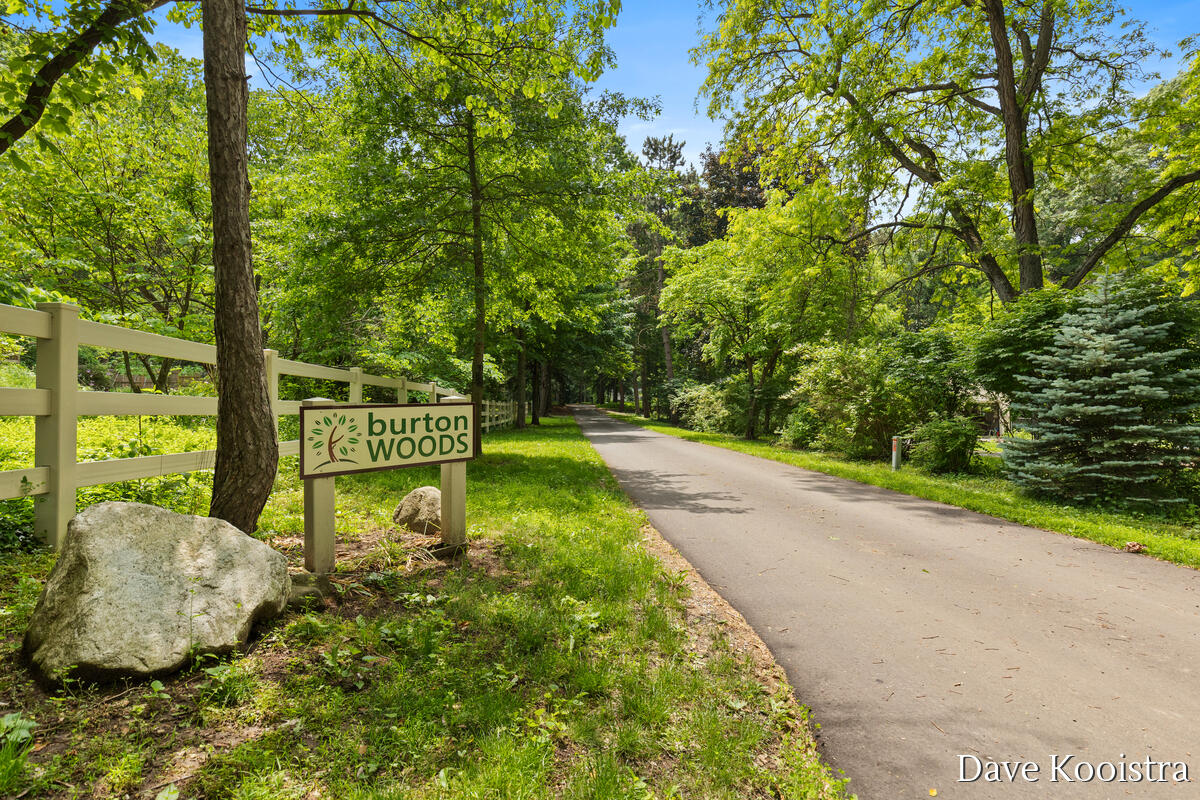 2480 Burton Woods Court SE Grand Rapids MI 49546