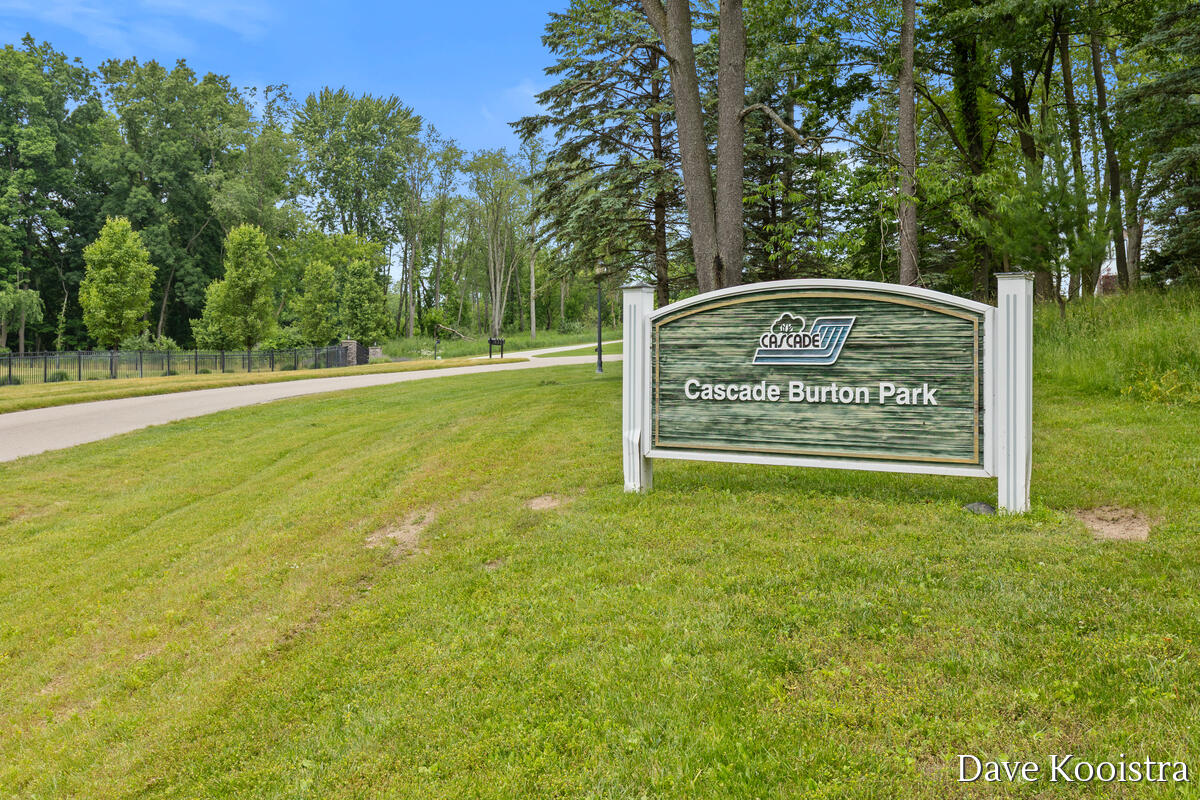 2480 Burton Woods Court SE Grand Rapids MI 49546