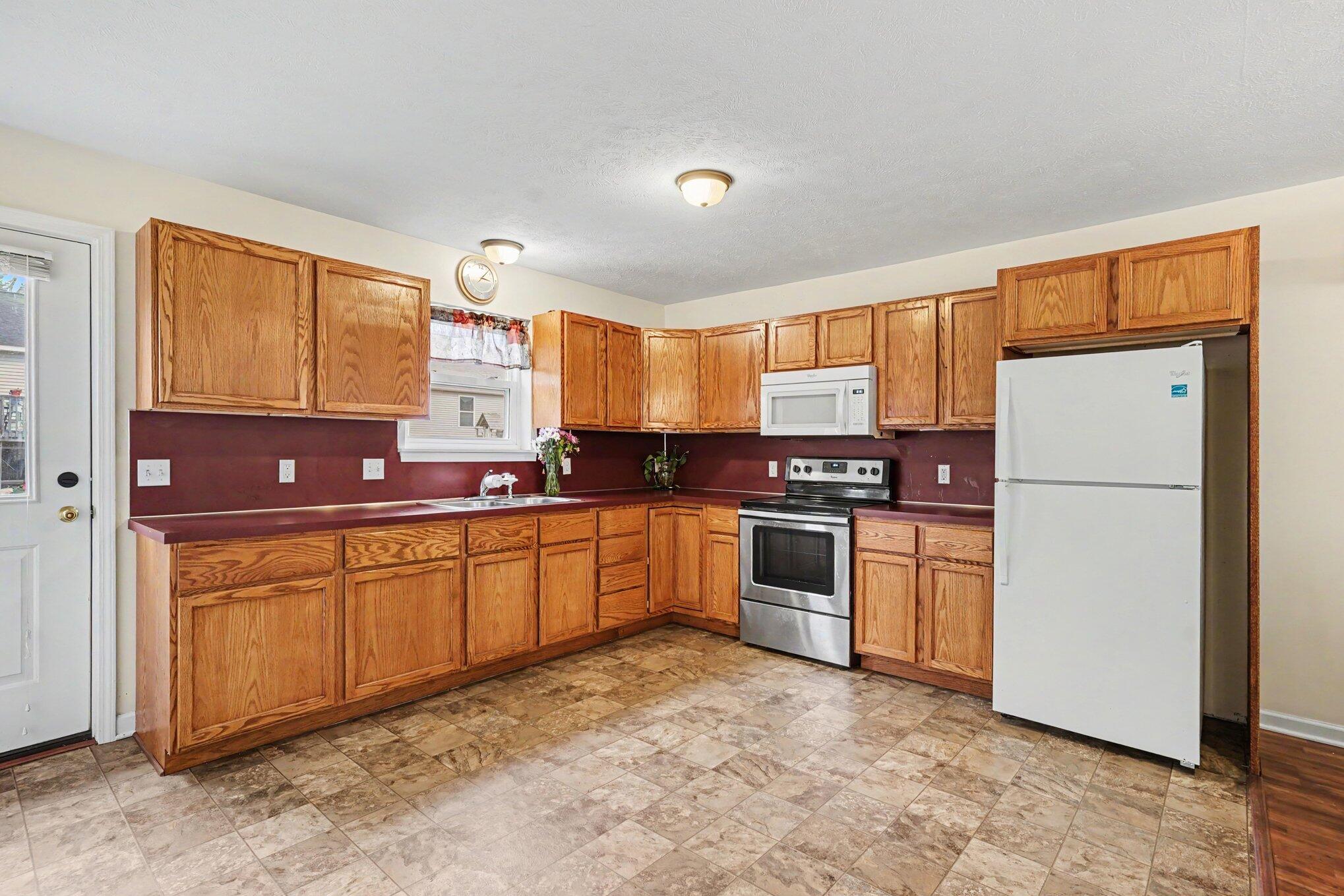 495 W 24th Street Holland MI 49423