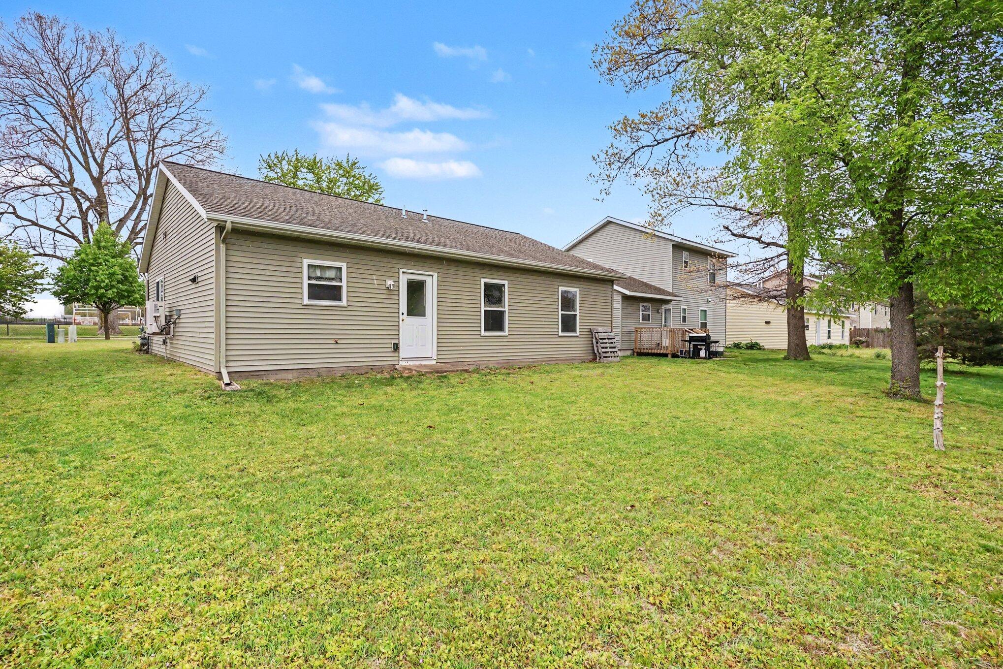 495 W 24th Street Holland MI 49423