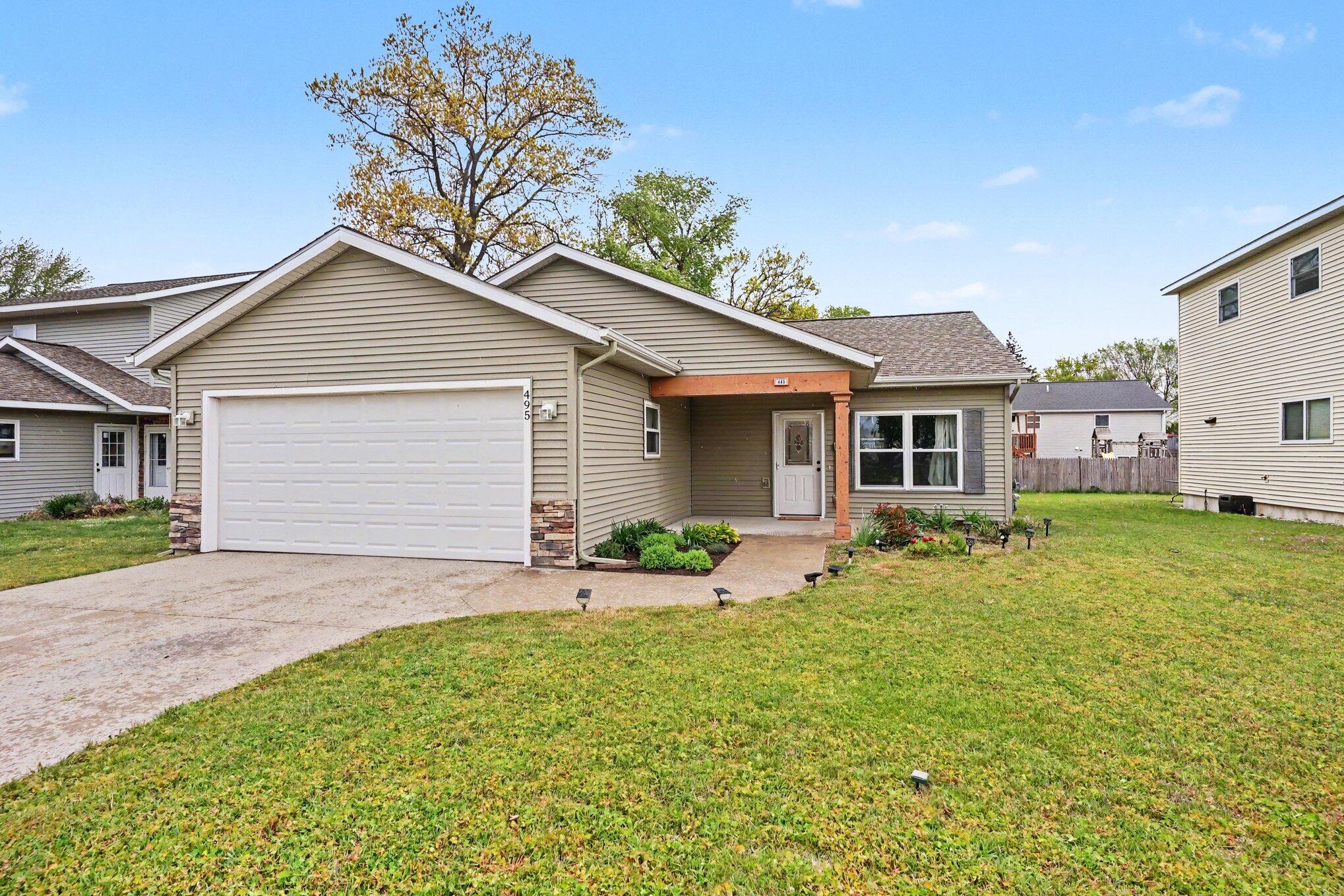 495 W 24th Street Holland MI 49423