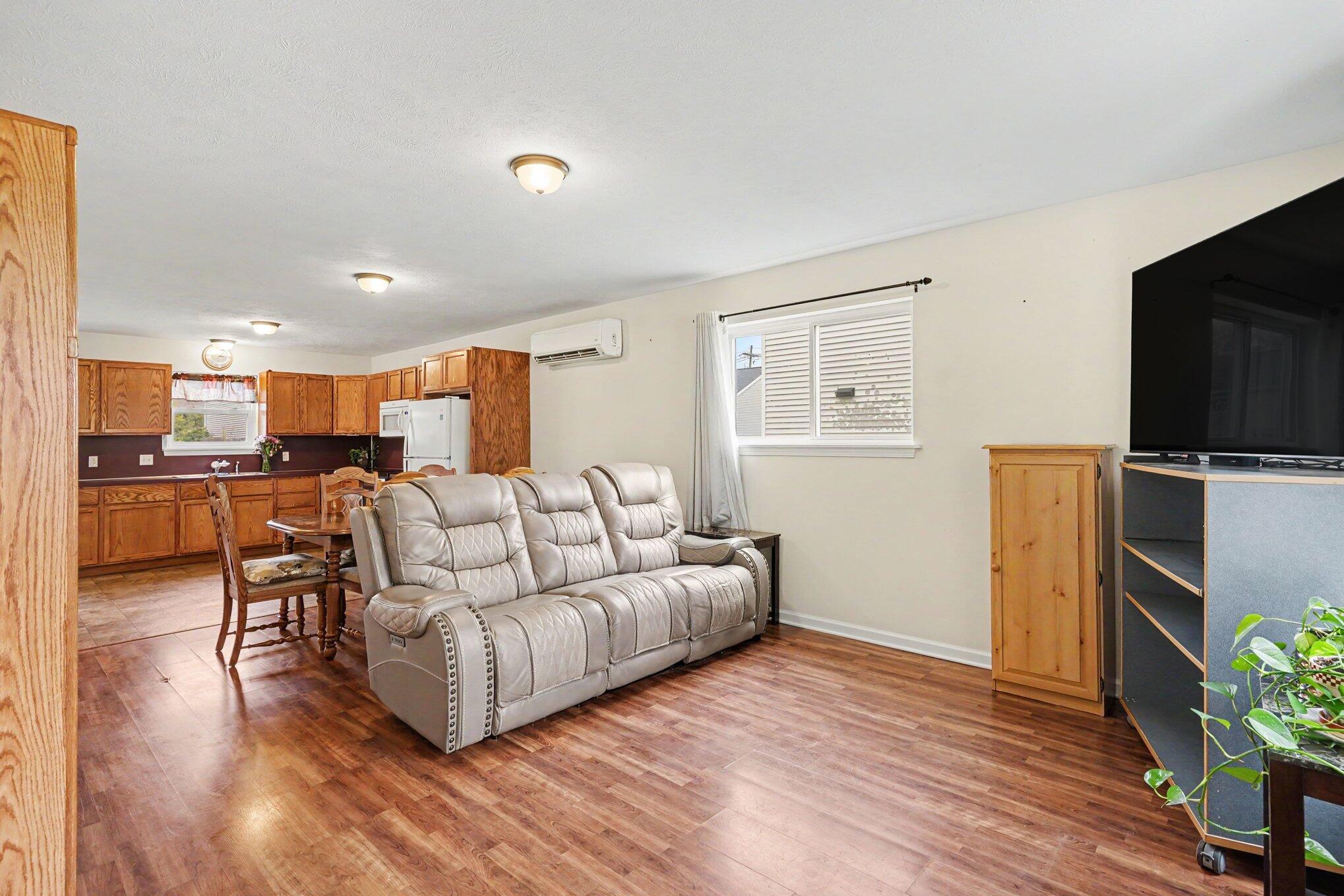 495 W 24th Street Holland MI 49423