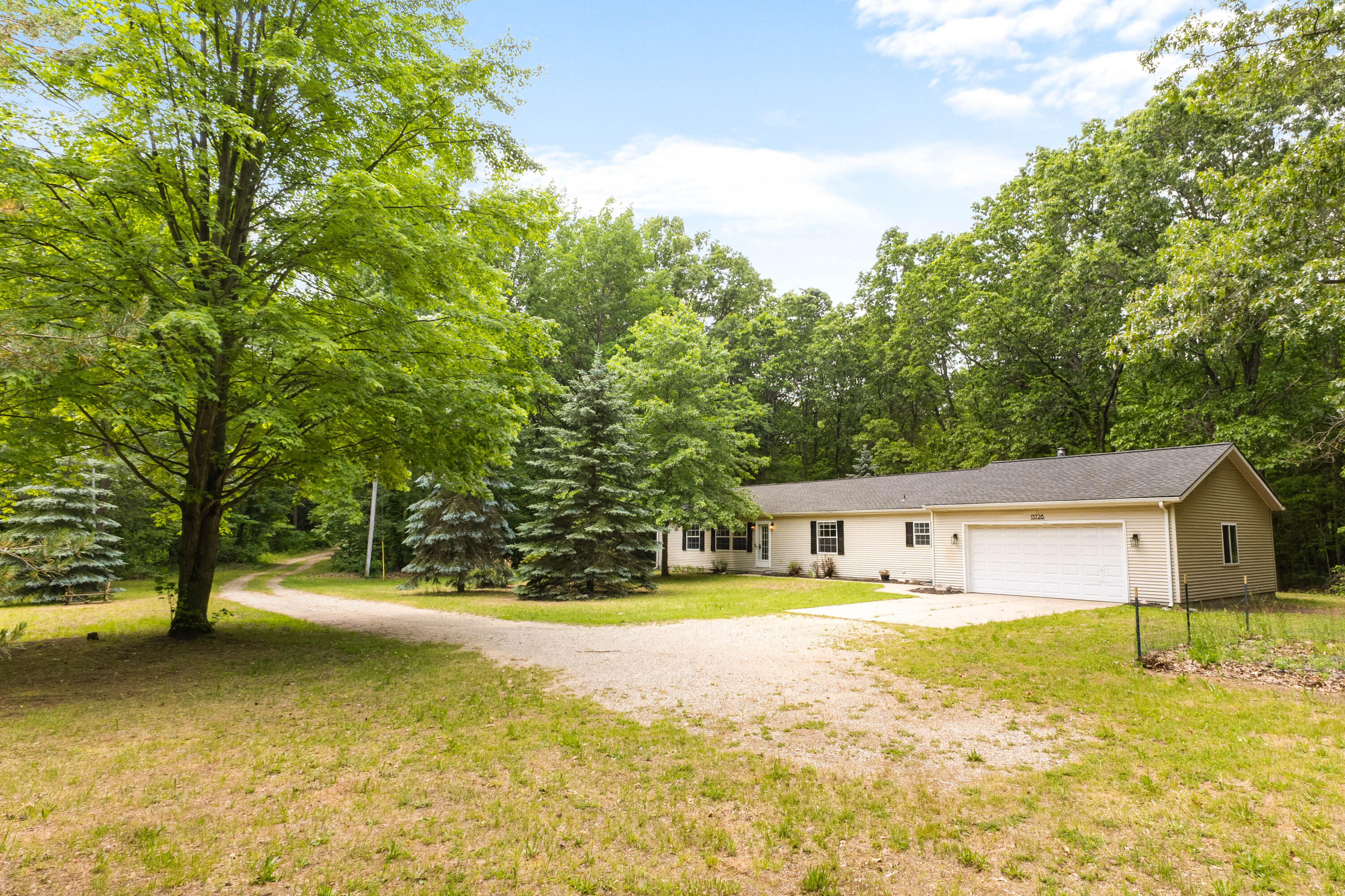 13726 Jennifer Road Grand Haven MI 49417