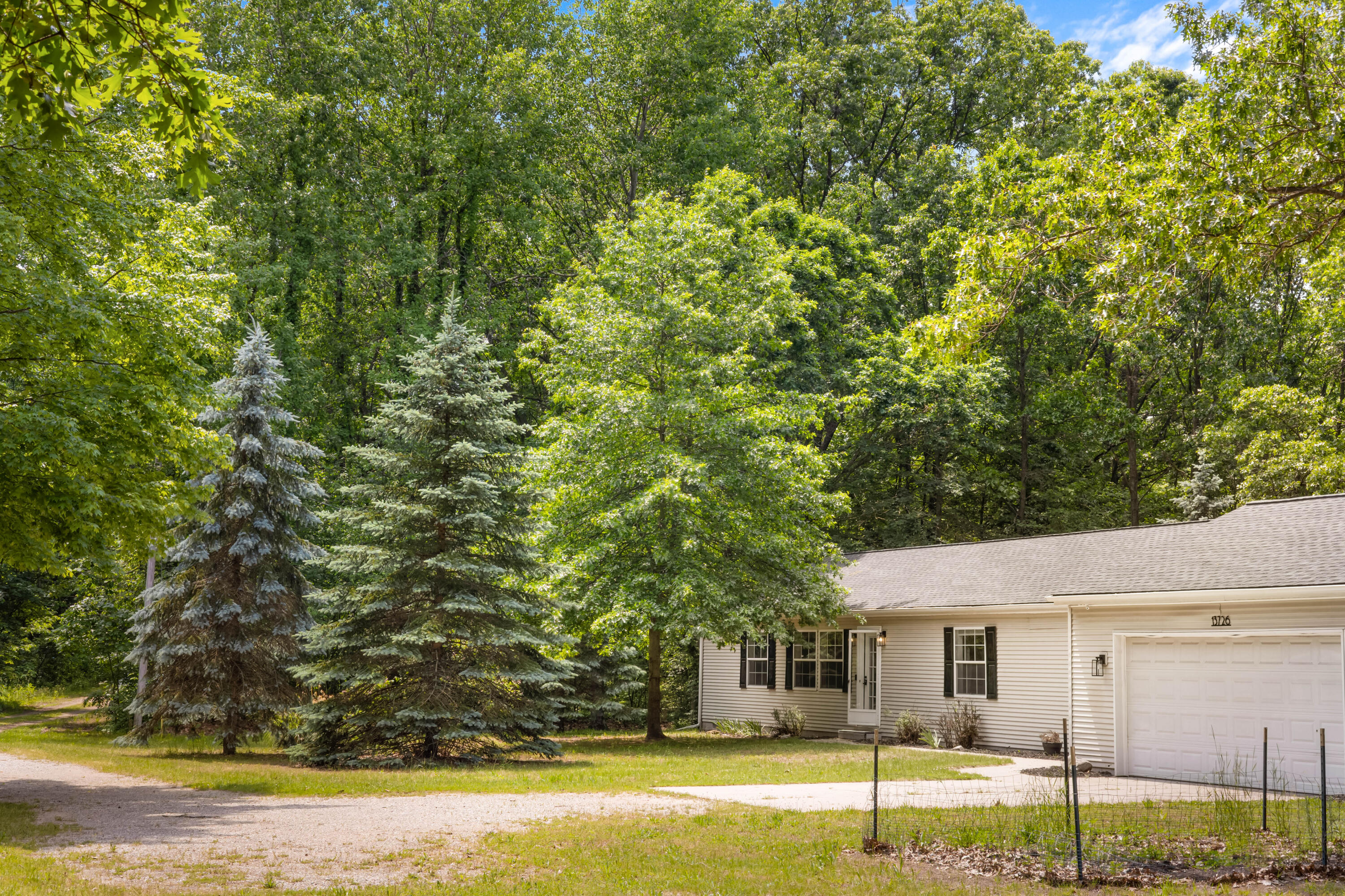 13726 Jennifer Road Grand Haven MI 49417