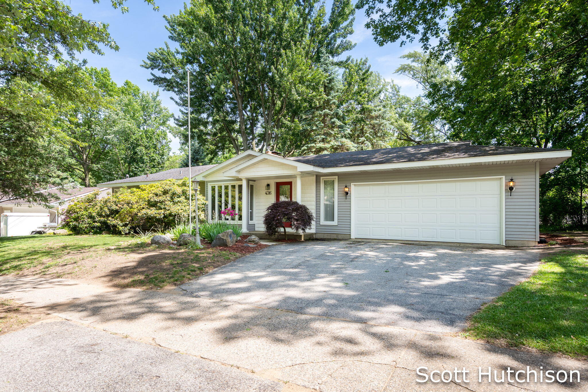 4316 Kennilworth Drive SE Grand Rapids MI 49546