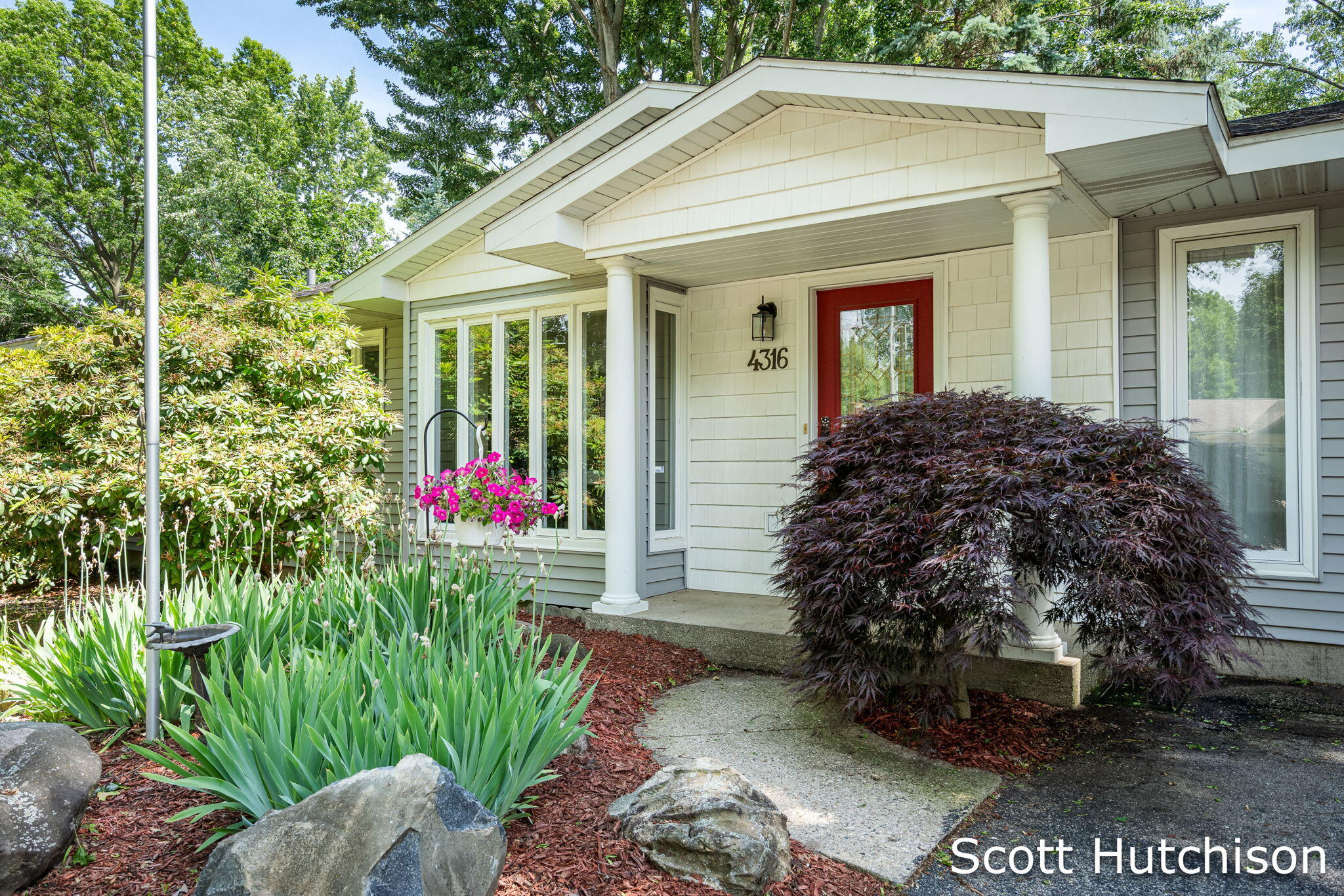 4316 Kennilworth Drive SE Grand Rapids MI 49546