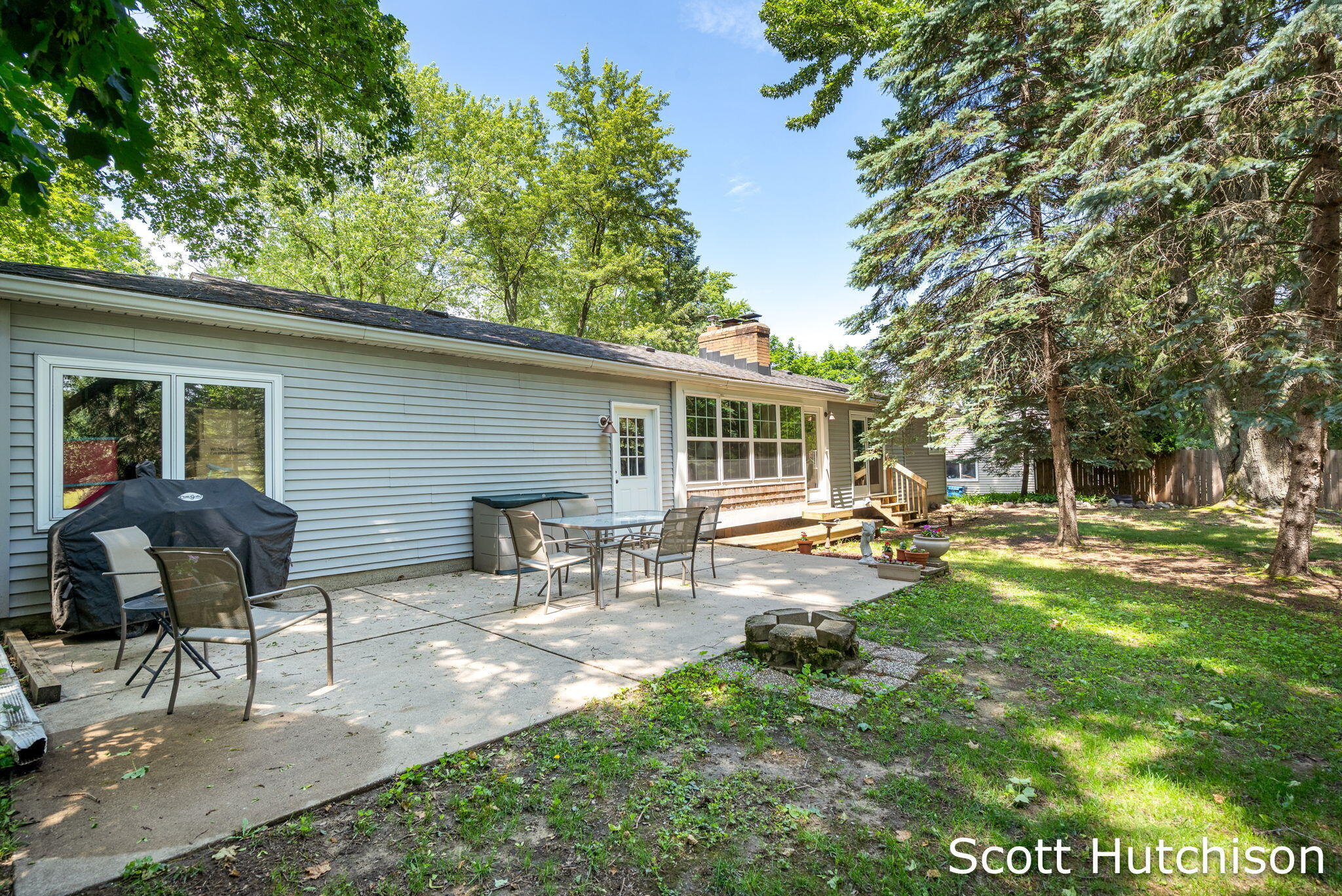4316 Kennilworth Drive SE Grand Rapids MI 49546