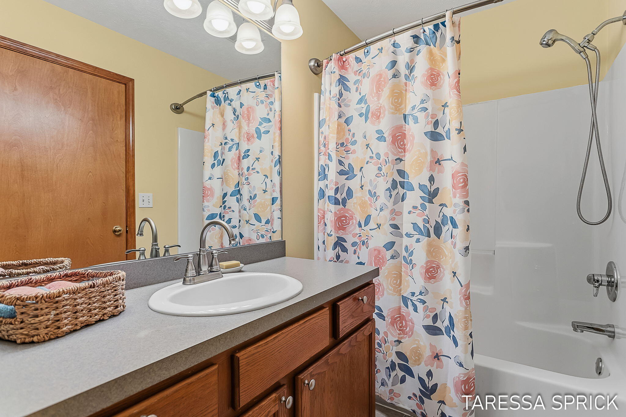 362 Sandcastle Drive Holland MI 49424