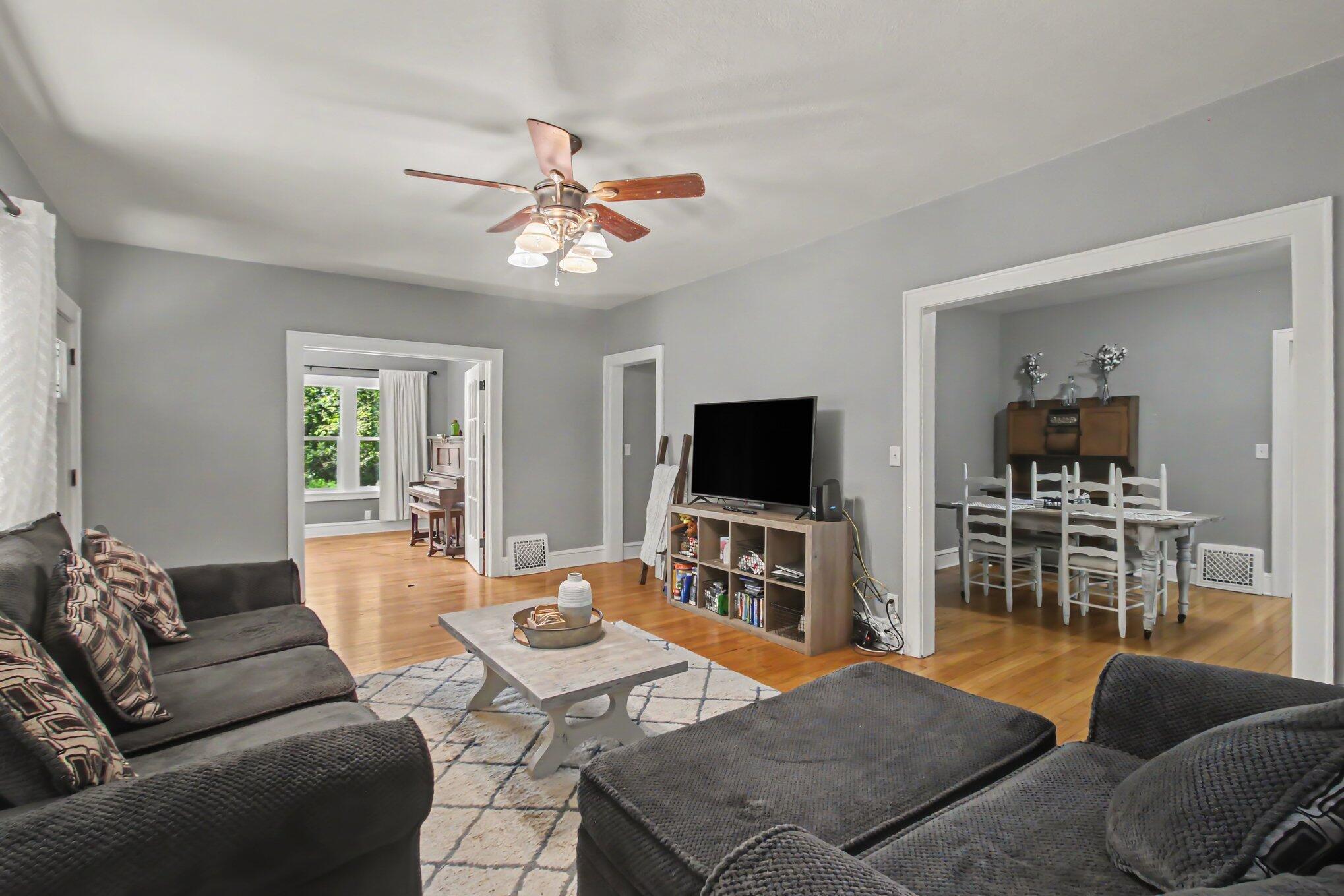 1217 Pinehurst Boulevard Kalamazoo MI 49006