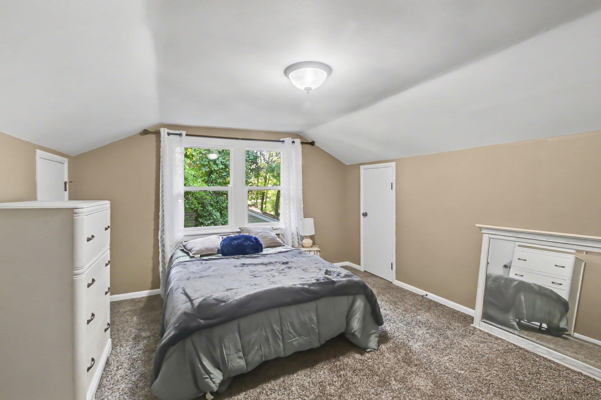 1217 Pinehurst Boulevard Kalamazoo MI 49006