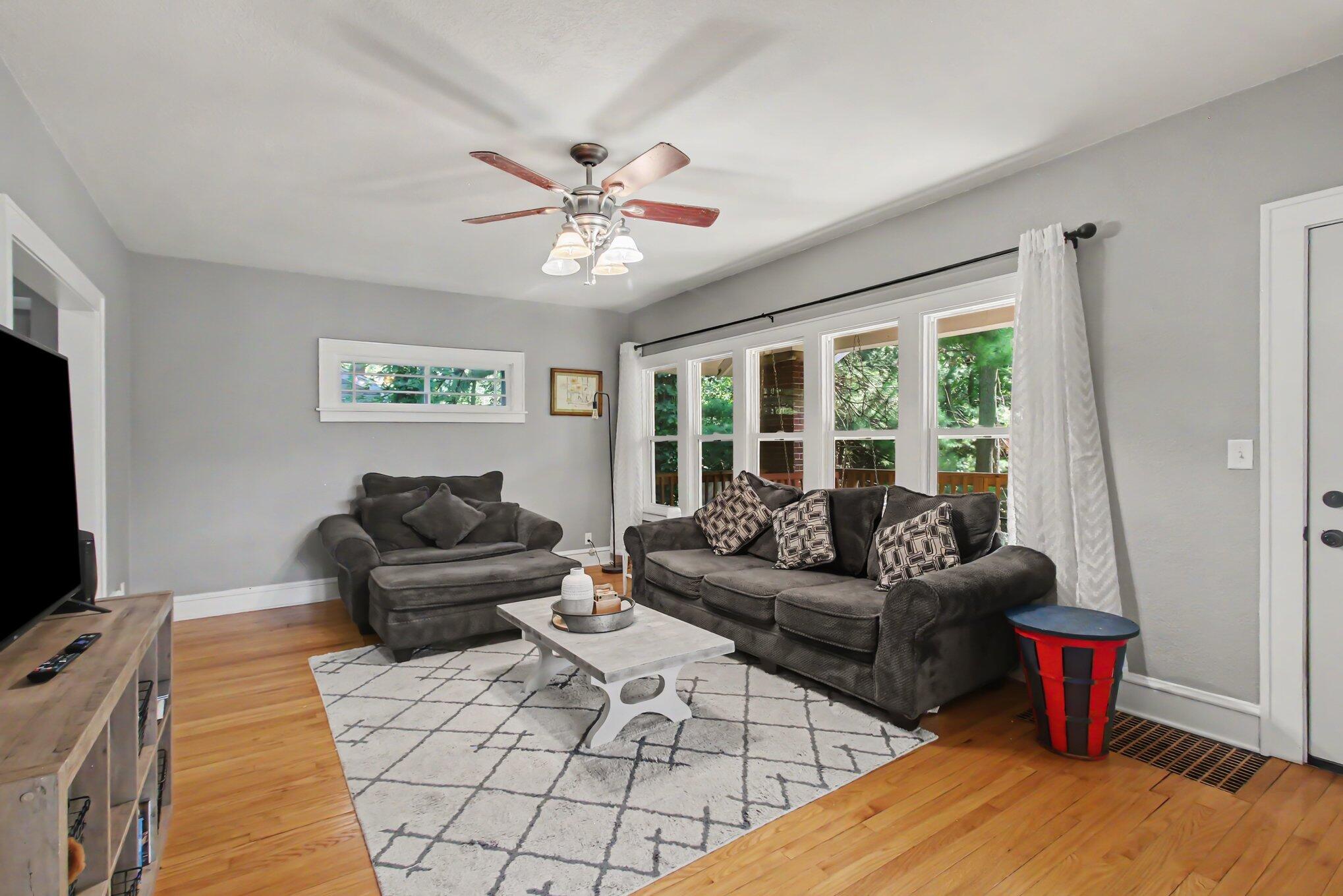 1217 Pinehurst Boulevard Kalamazoo MI 49006