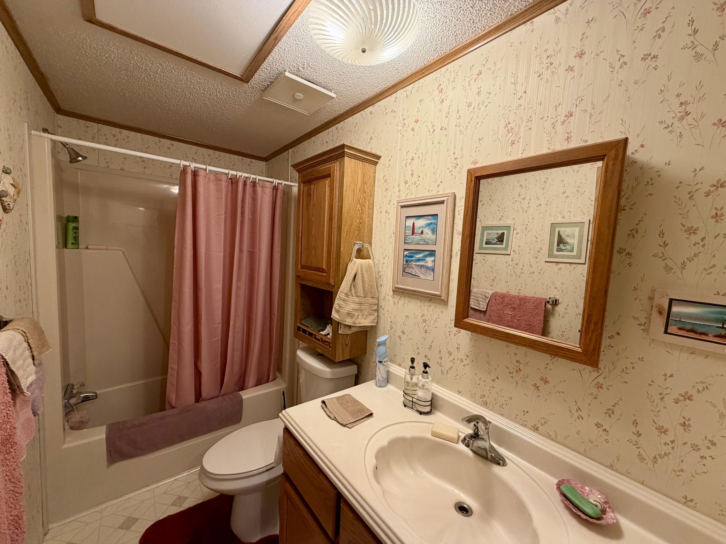 157 Apple Court Muskegon MI 49445