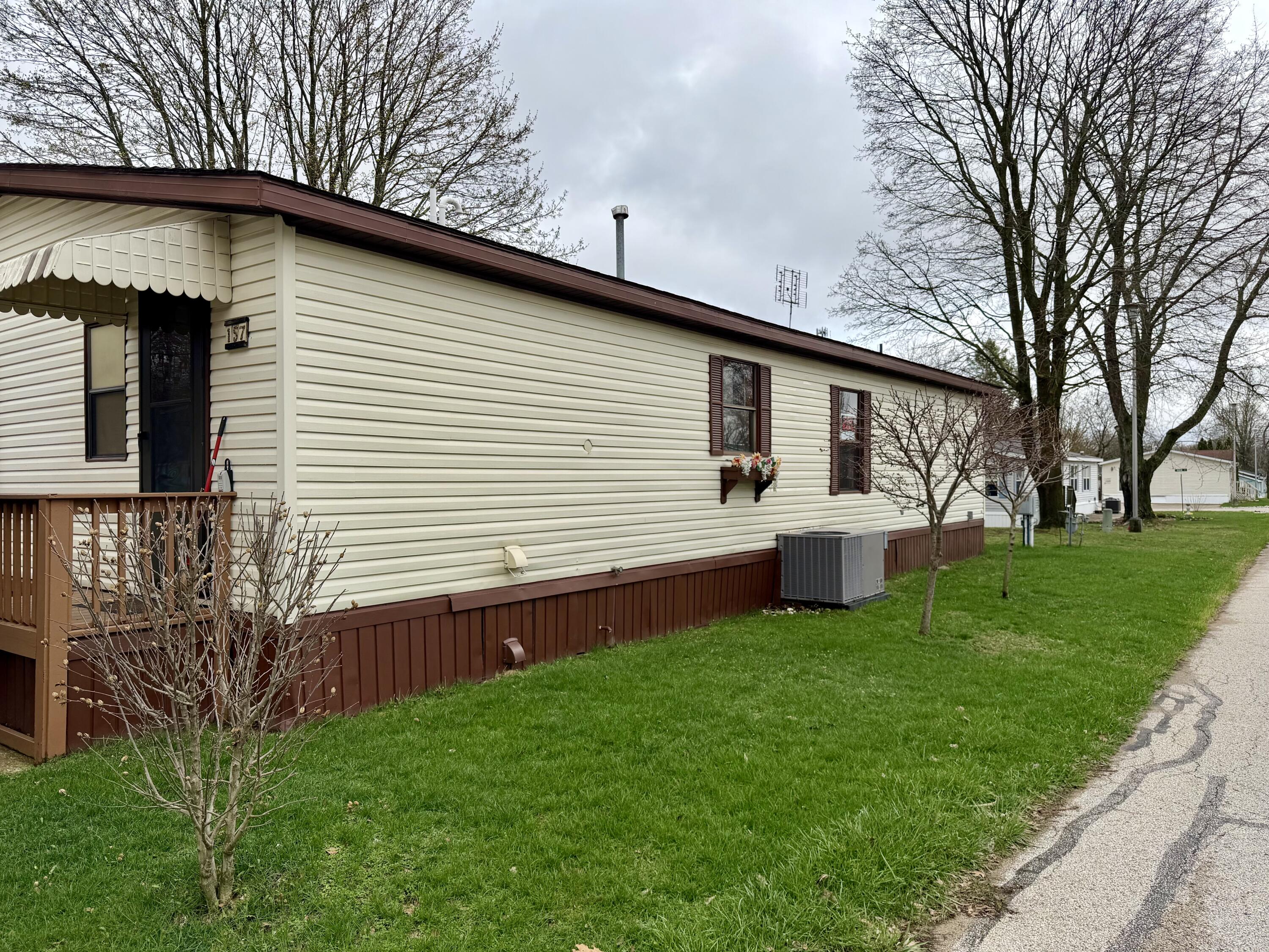 157 Apple Court Muskegon MI 49445