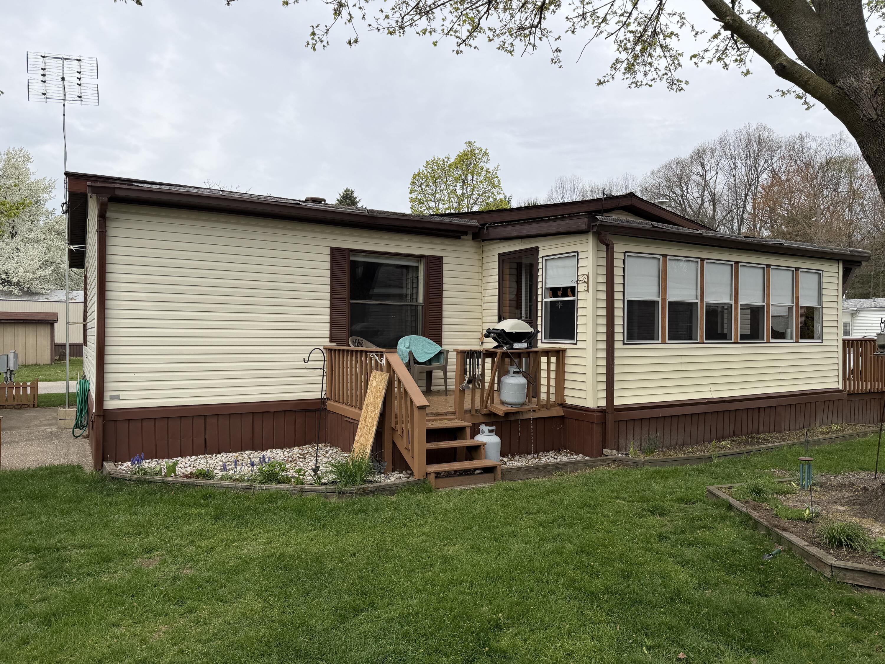 157 Apple Court Muskegon MI 49445