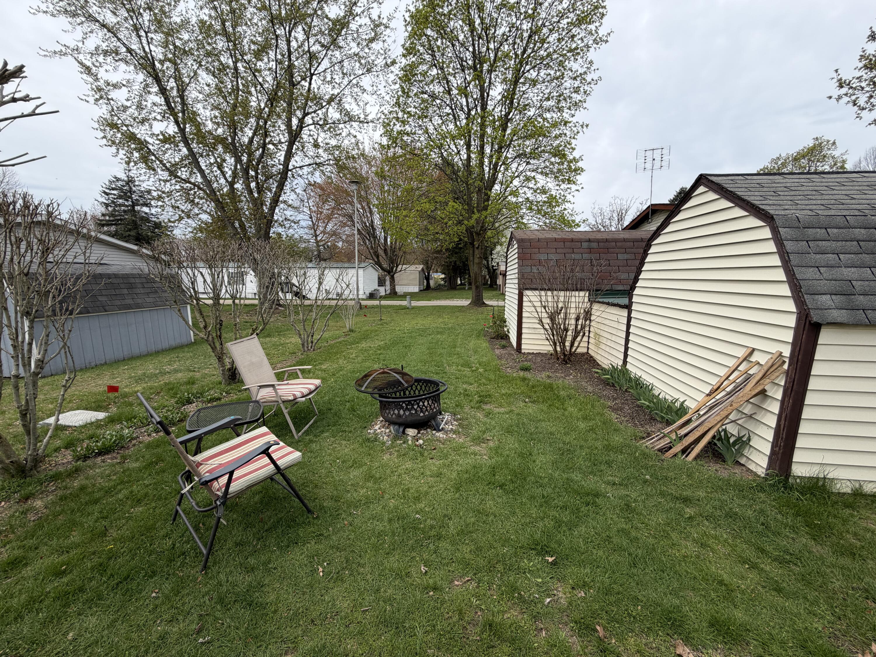 157 Apple Court Muskegon MI 49445
