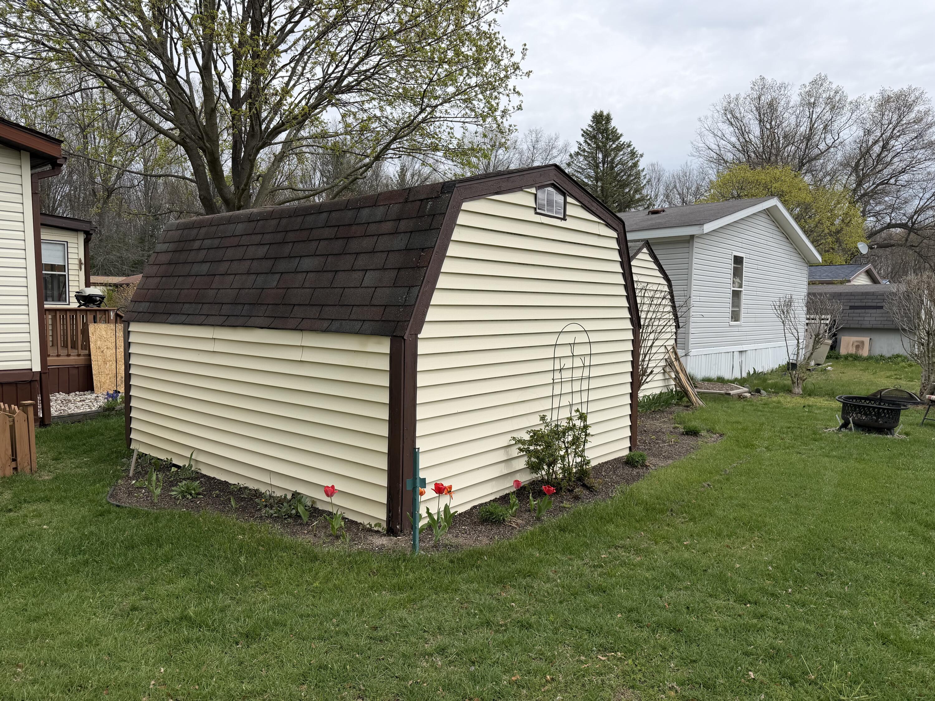 157 Apple Court Muskegon MI 49445