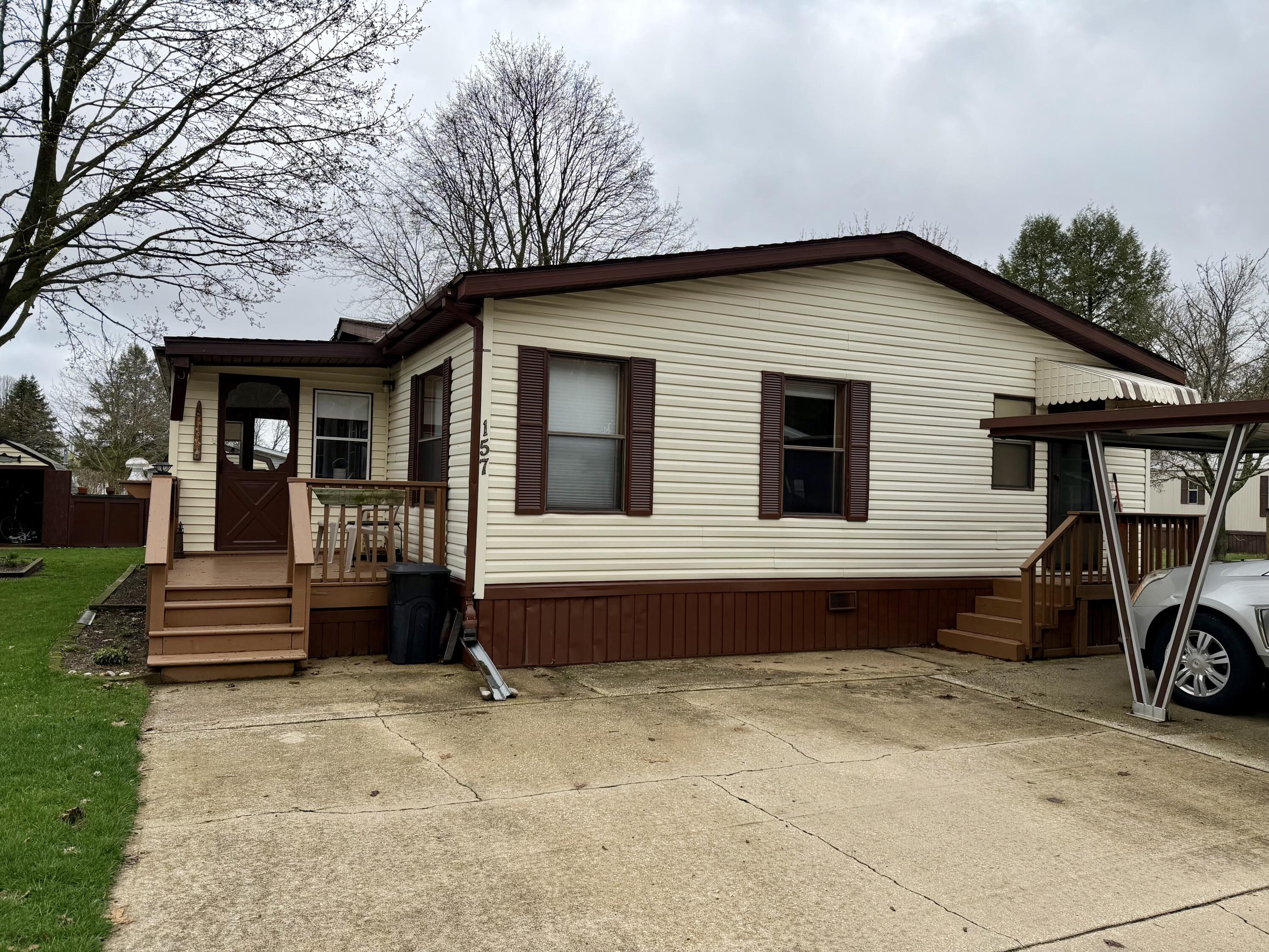 157 Apple Court Muskegon MI 49445