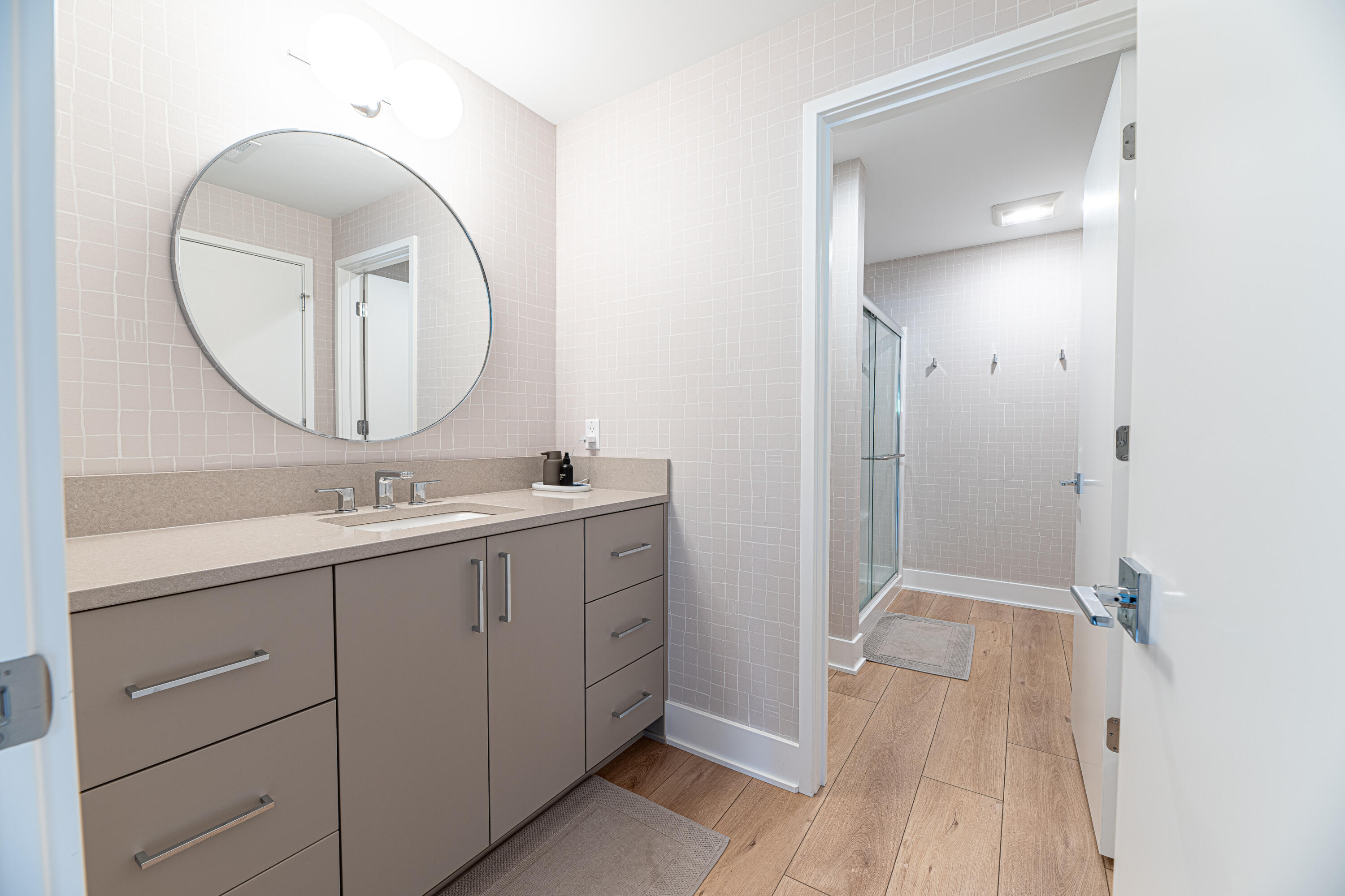 5044 Hickory Pointe Woods SE Ada MI 49301