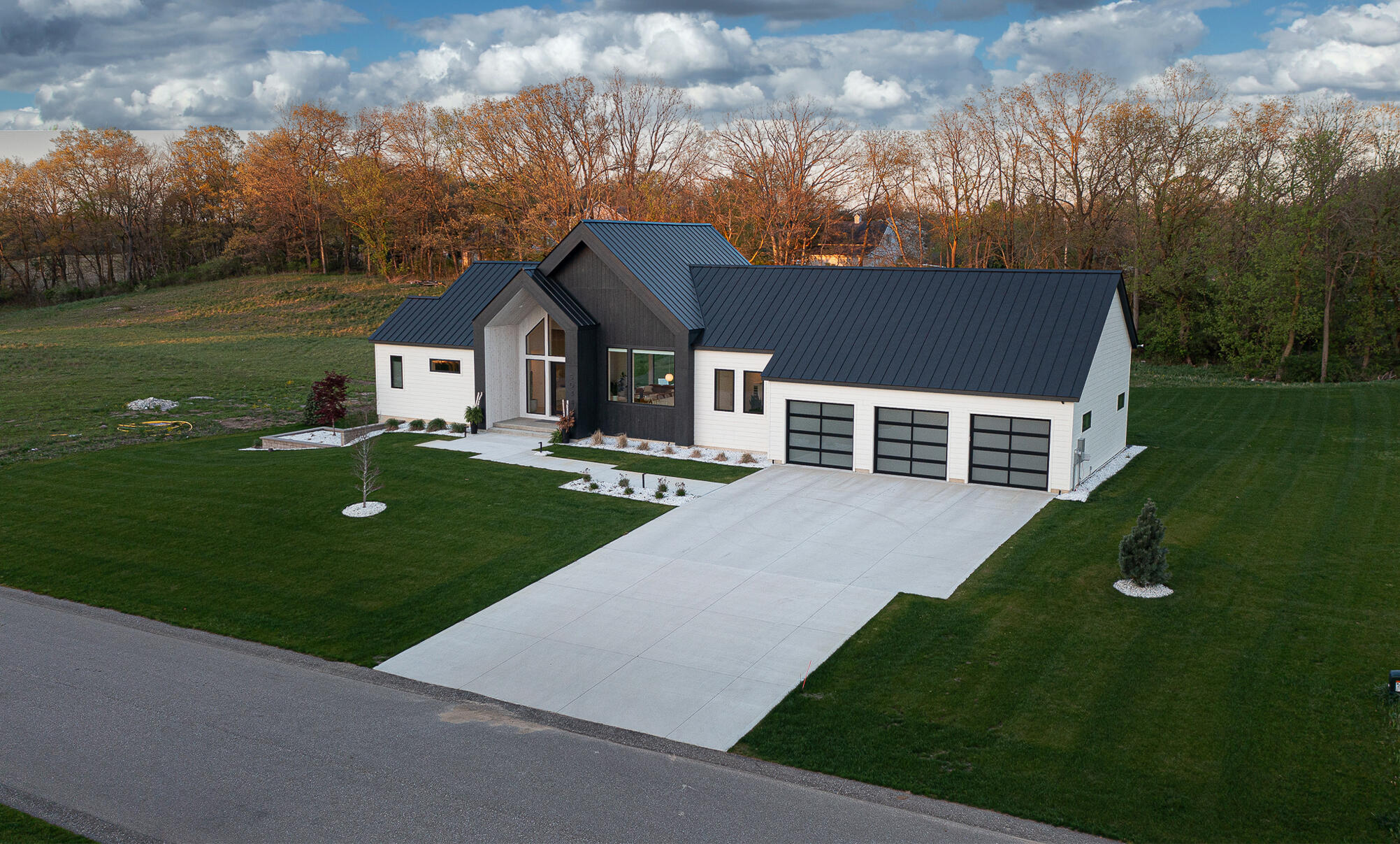 5044 Hickory Pointe Woods SE Ada MI 49301
