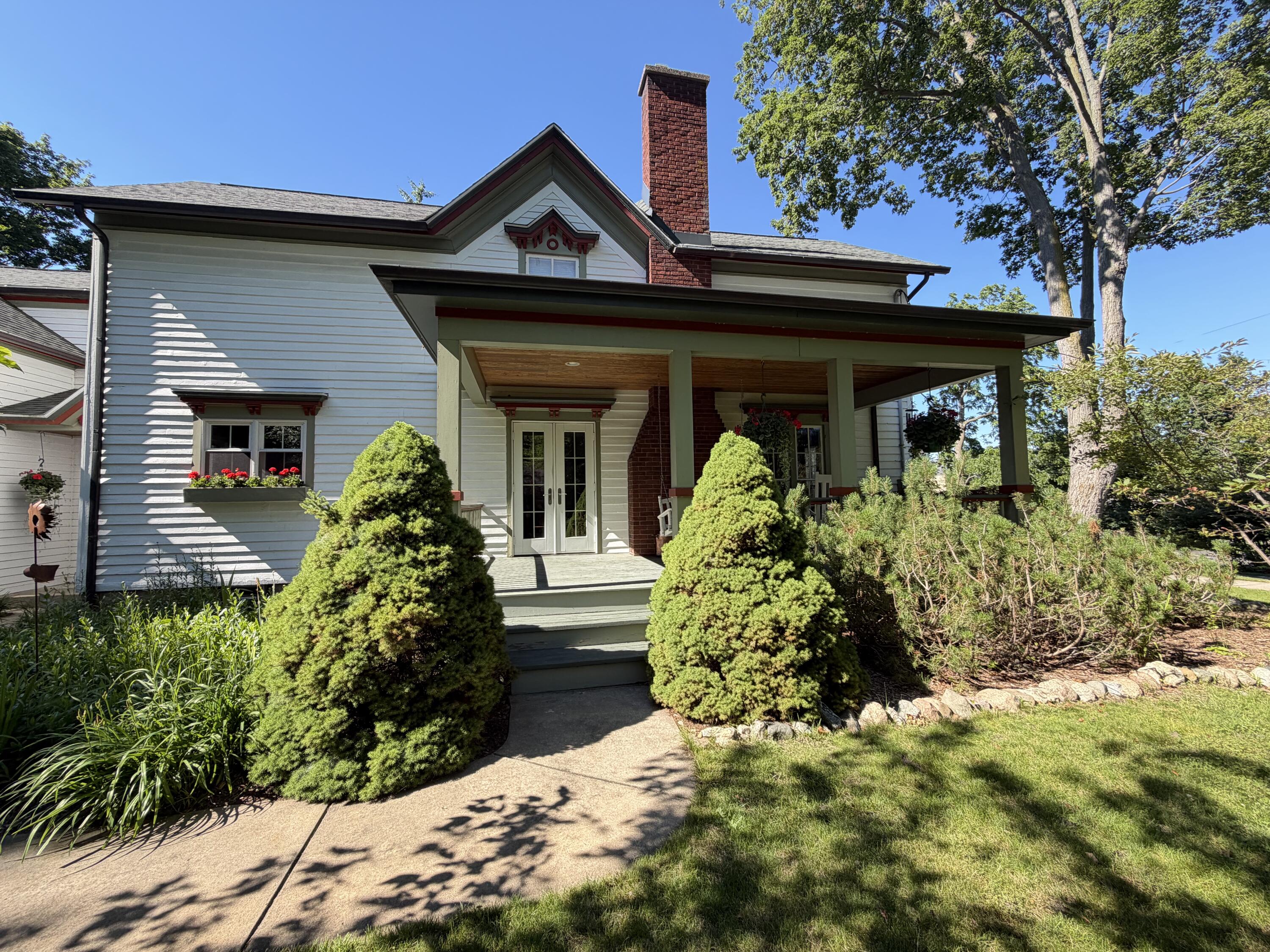 34 S Spring Street Douglas MI 49406