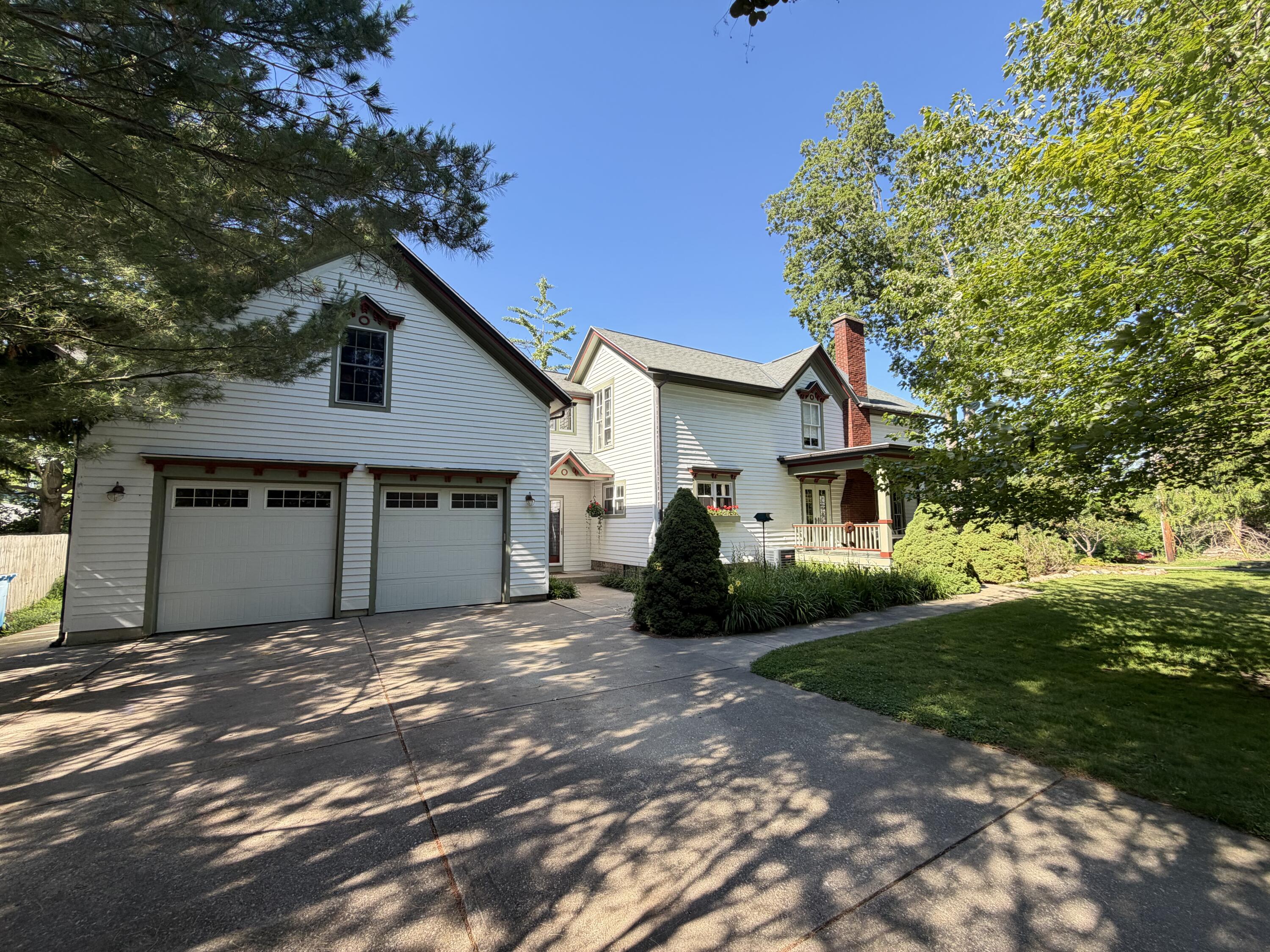 34 S Spring Street Douglas MI 49406