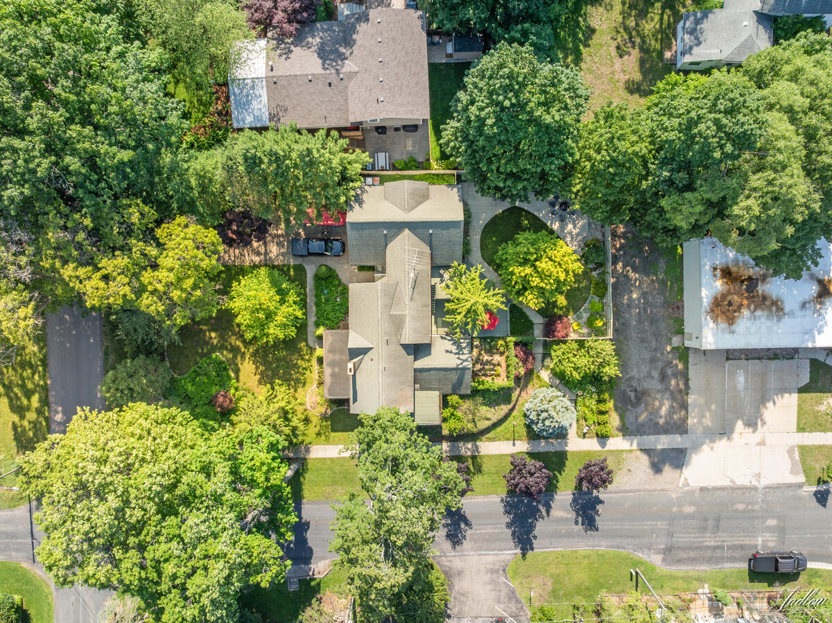 34 S Spring Street Douglas MI 49406