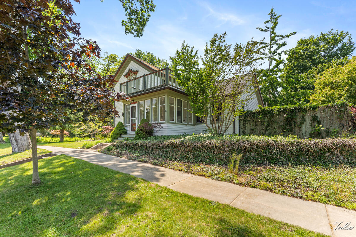 34 S Spring Street Douglas MI 49406