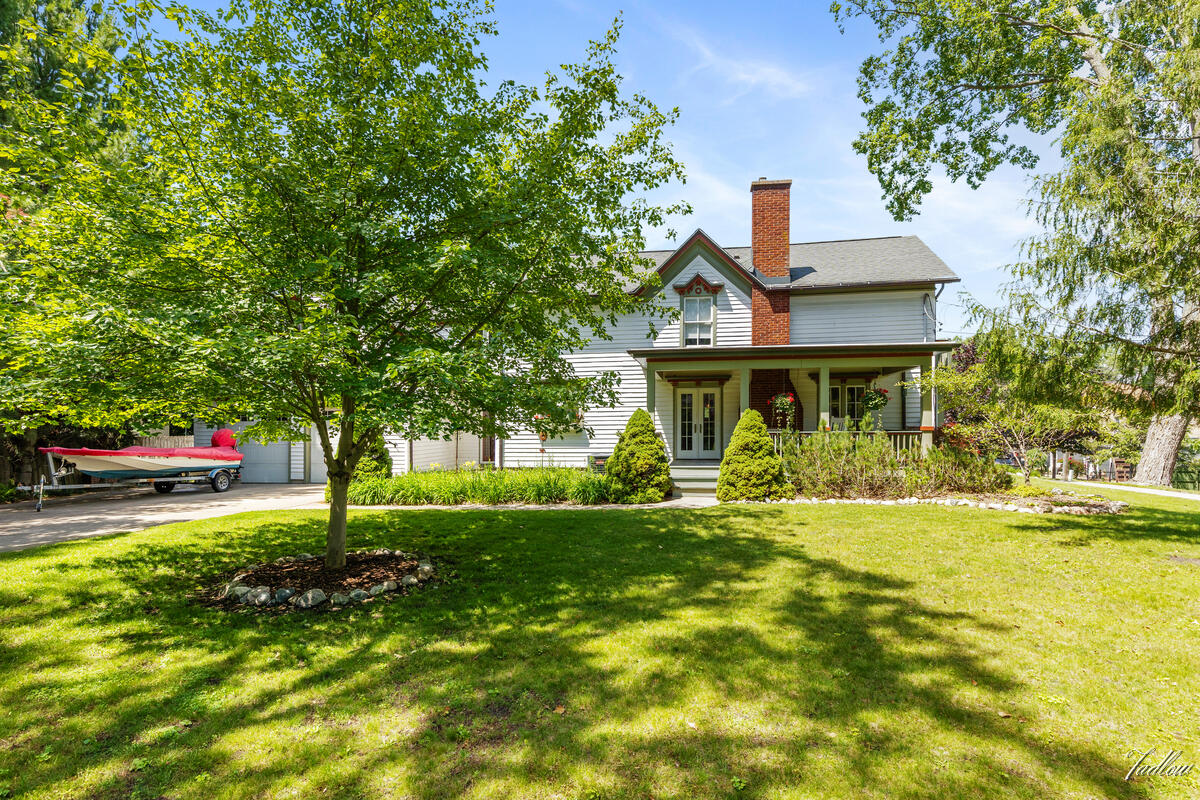 34 S Spring Street Douglas MI 49406