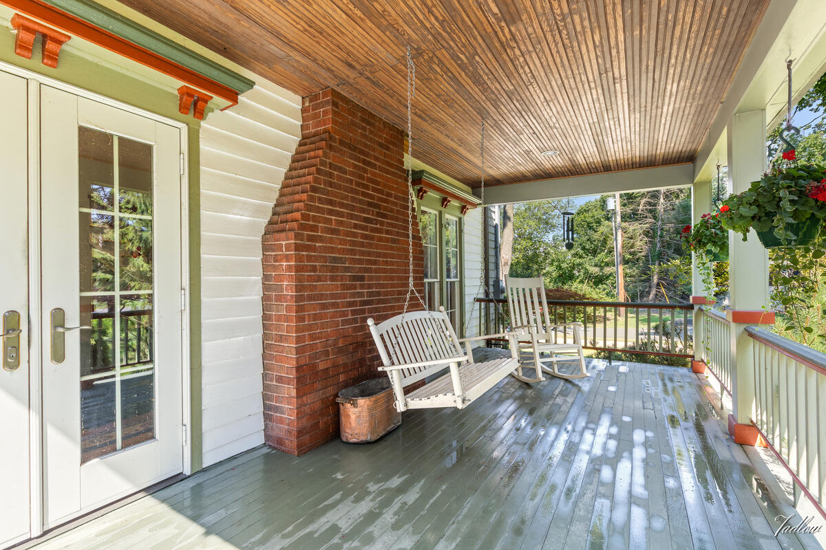 34 S Spring Street Douglas MI 49406