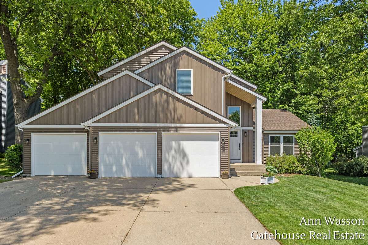 6007 Arroyo Vista Drive NE Rockford MI 49341