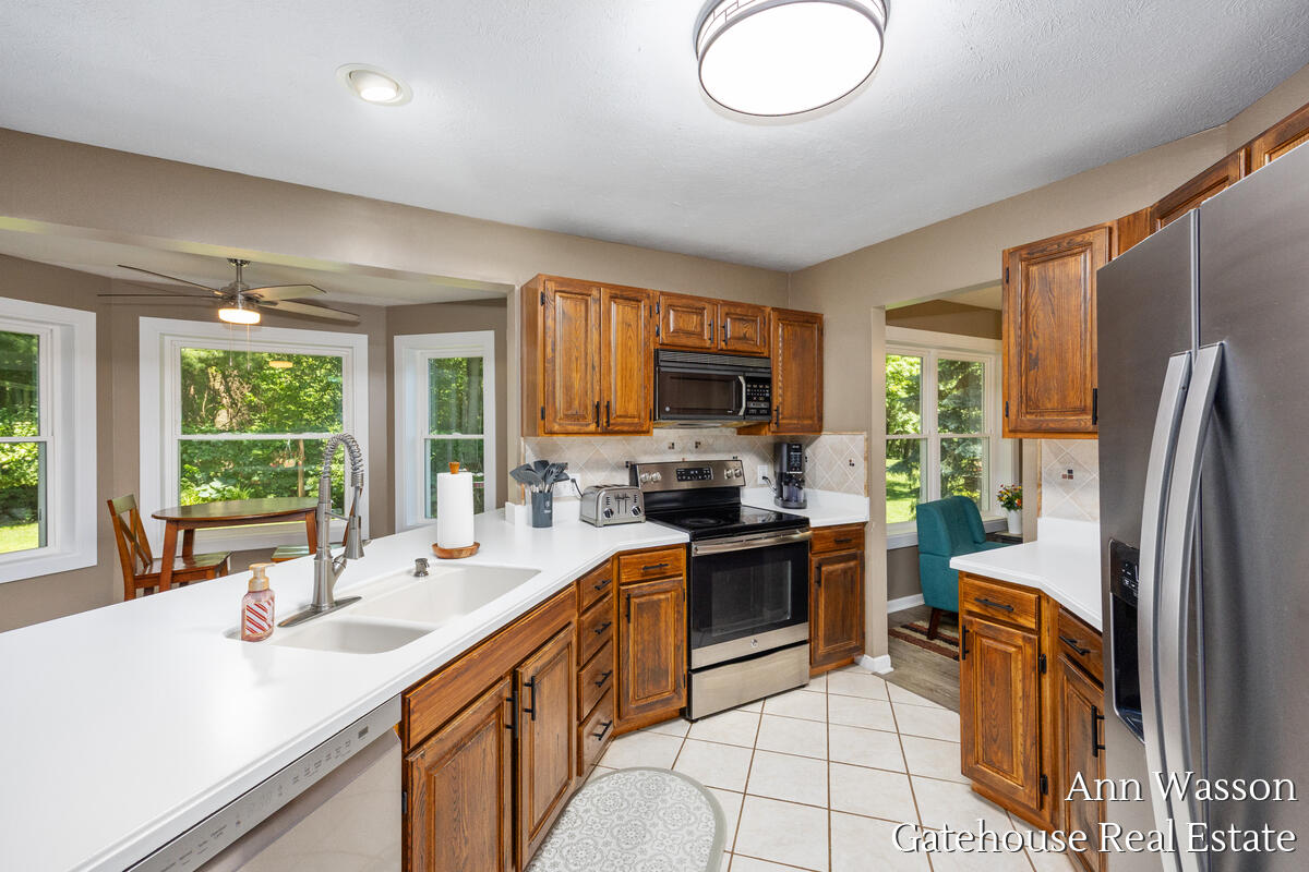 6007 Arroyo Vista Drive NE Rockford MI 49341