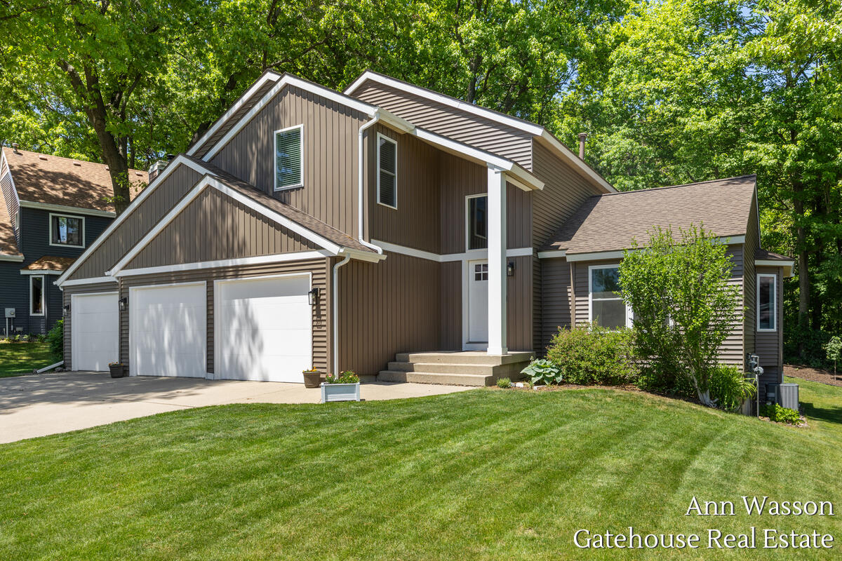 6007 Arroyo Vista Drive NE Rockford MI 49341