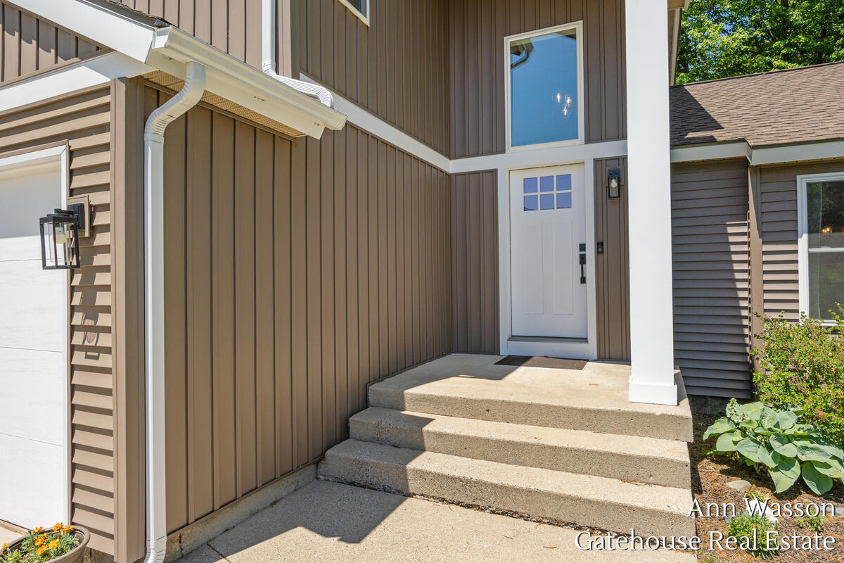 6007 Arroyo Vista Drive NE Rockford MI 49341