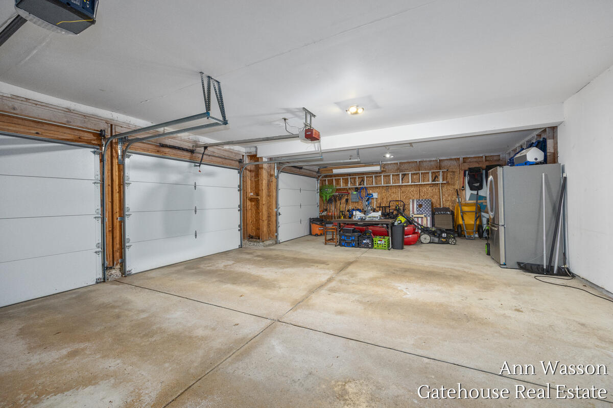 6007 Arroyo Vista Drive NE Rockford MI 49341